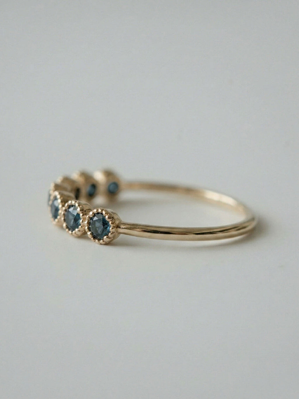 10K Gold Slim Band Gemstone Accent Ring | PALVE-AZUR