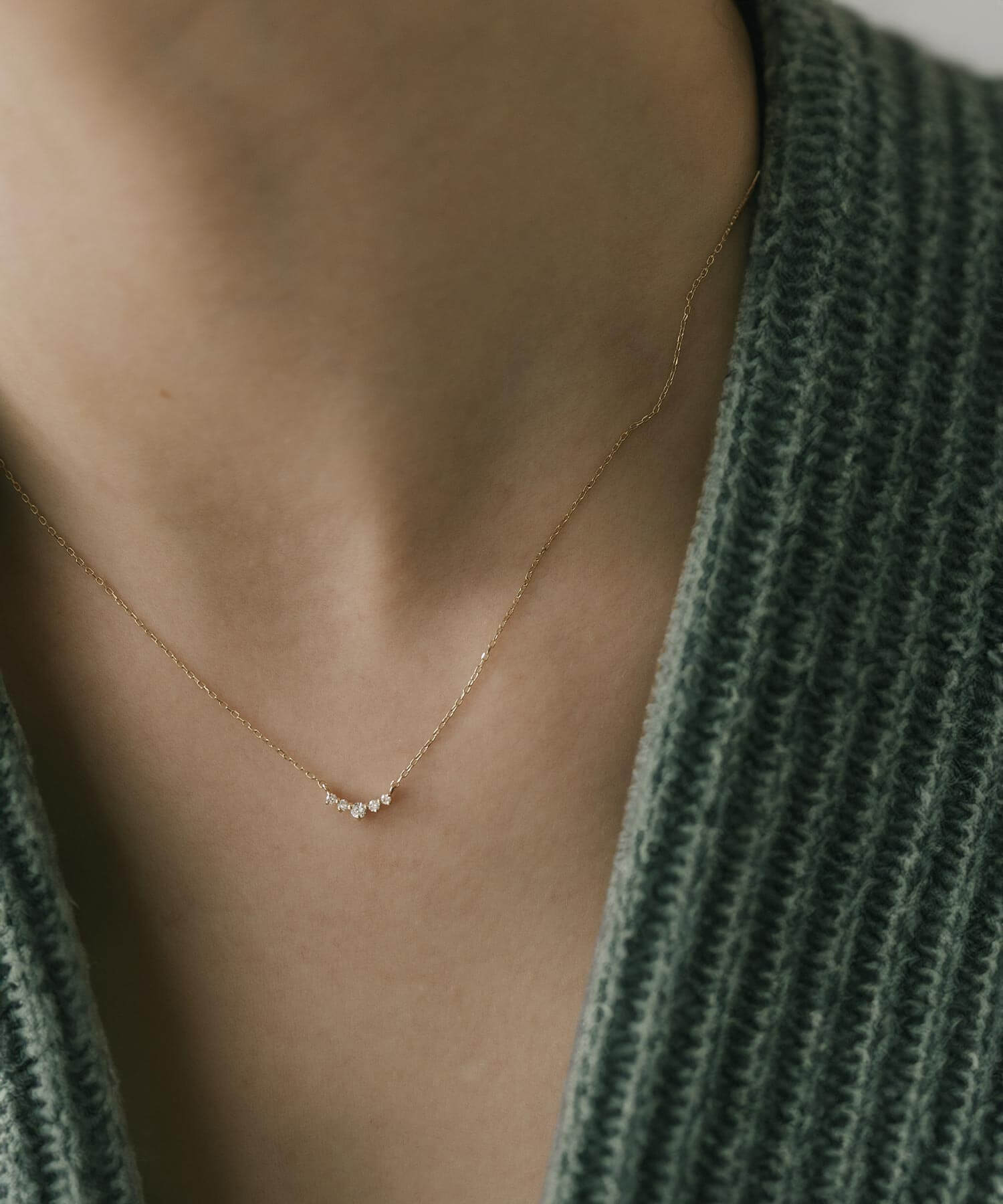 10K Gold Classic Five Stone Diamond Necklace | PALVE-THORN