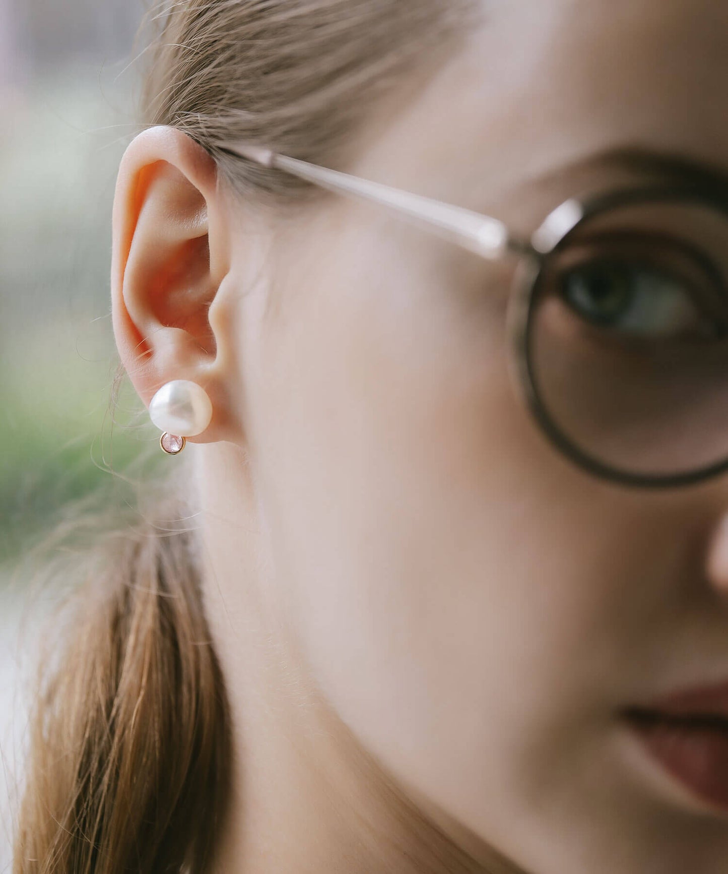 K10 Pearl and Gemstone Drop Earrings | PERLE-STILLA-PE