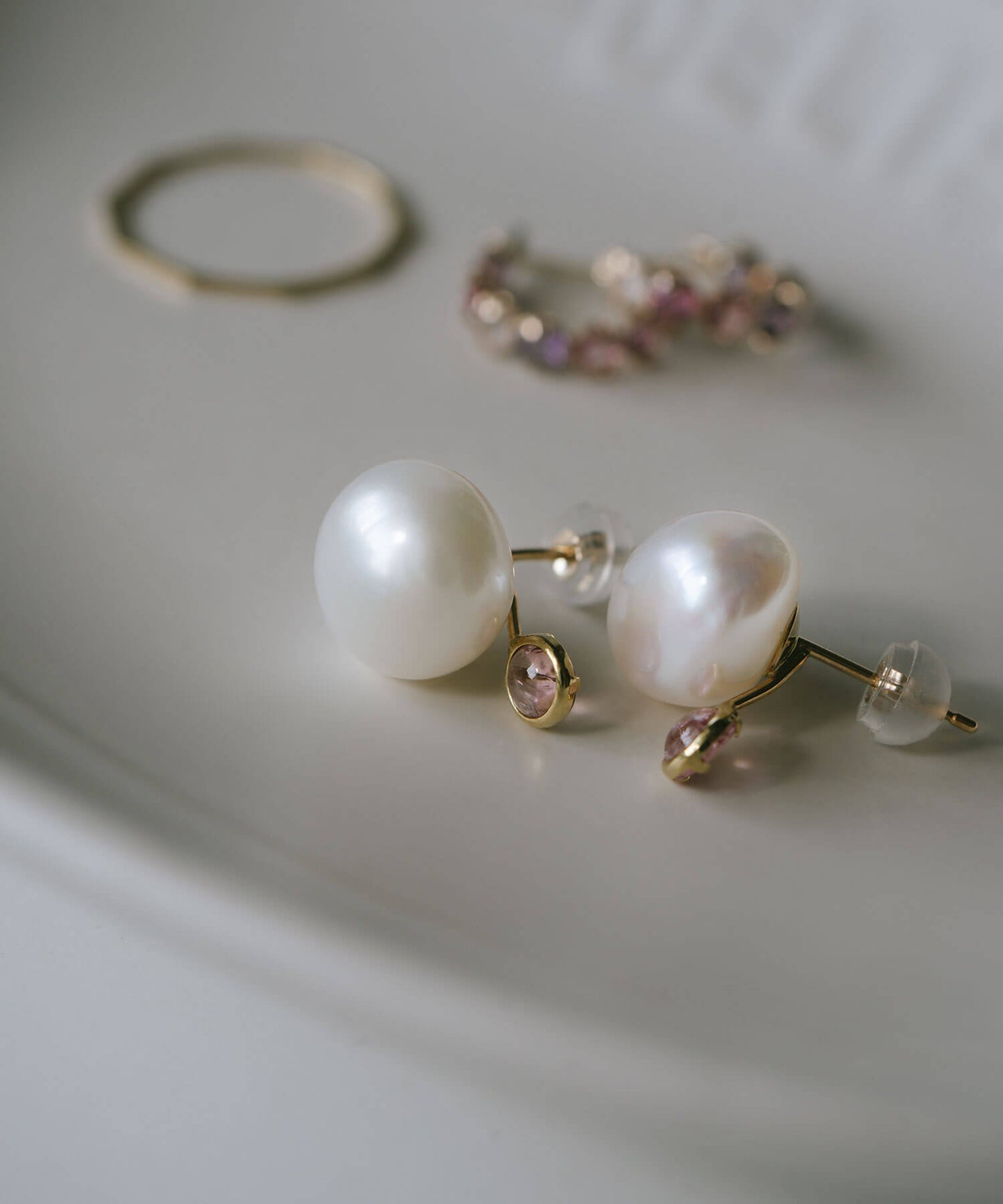 K10 Pearl and Gemstone Drop Earrings | PERLE-STILLA-PE