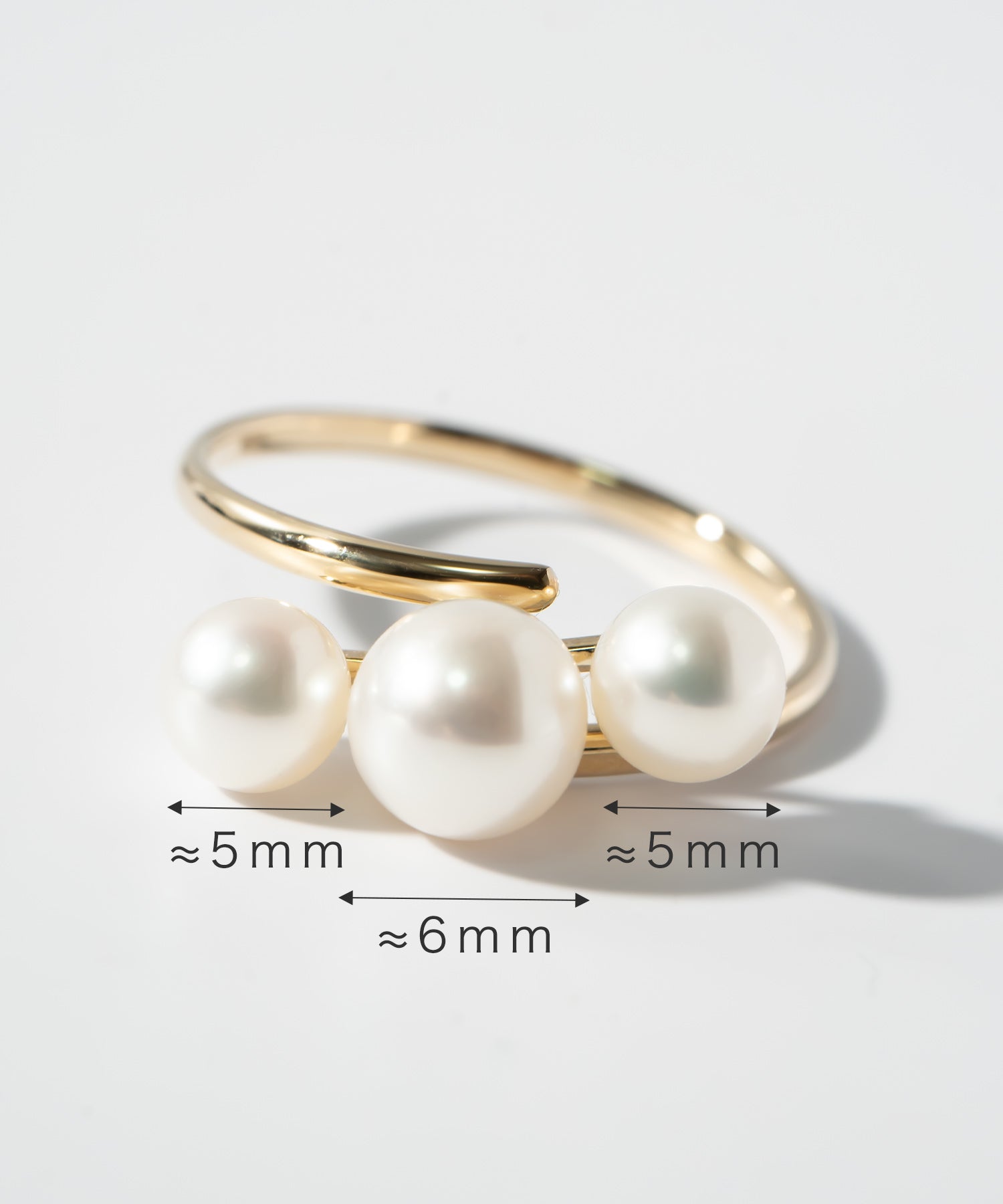 10K Gold Swirl Ring with Triple Freshwater Pearls | PERLE-DINI