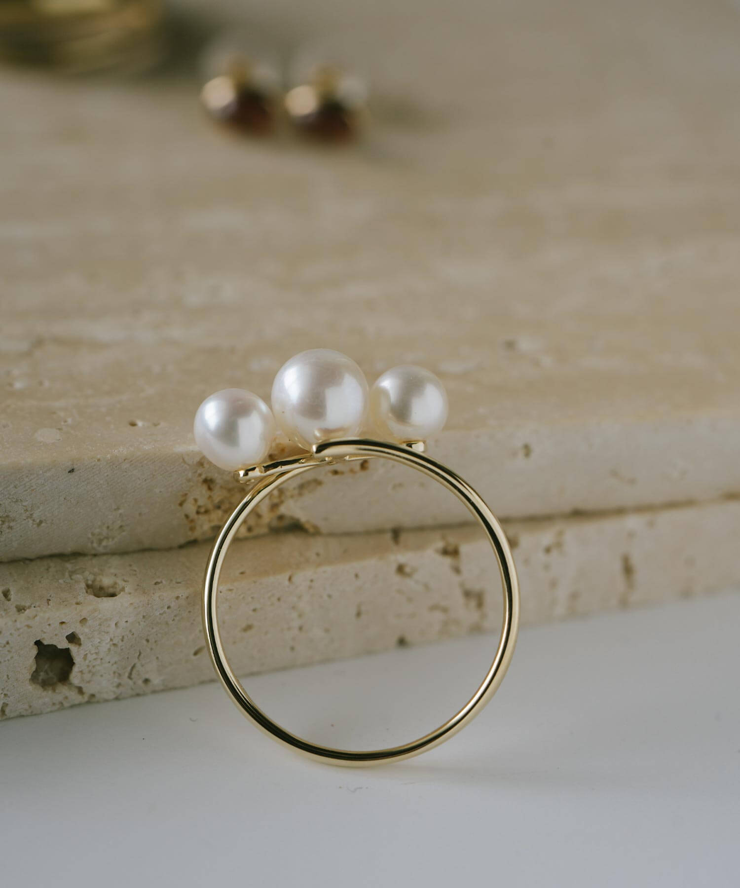 10K Gold Swirl Ring with Triple Freshwater Pearls | PERLE-DINI