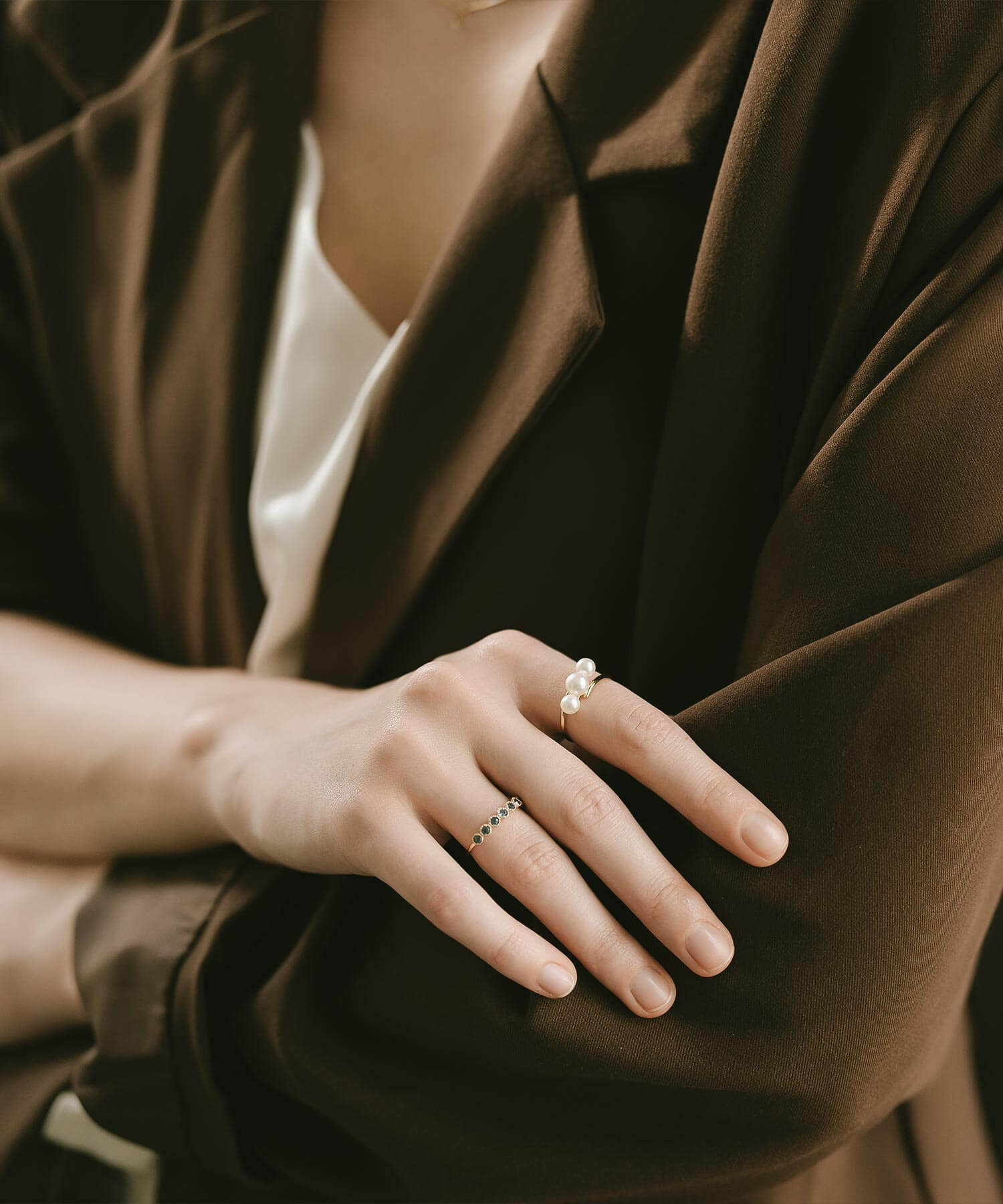 10K Gold Swirl Ring with Triple Freshwater Pearls | PERLE-DINI