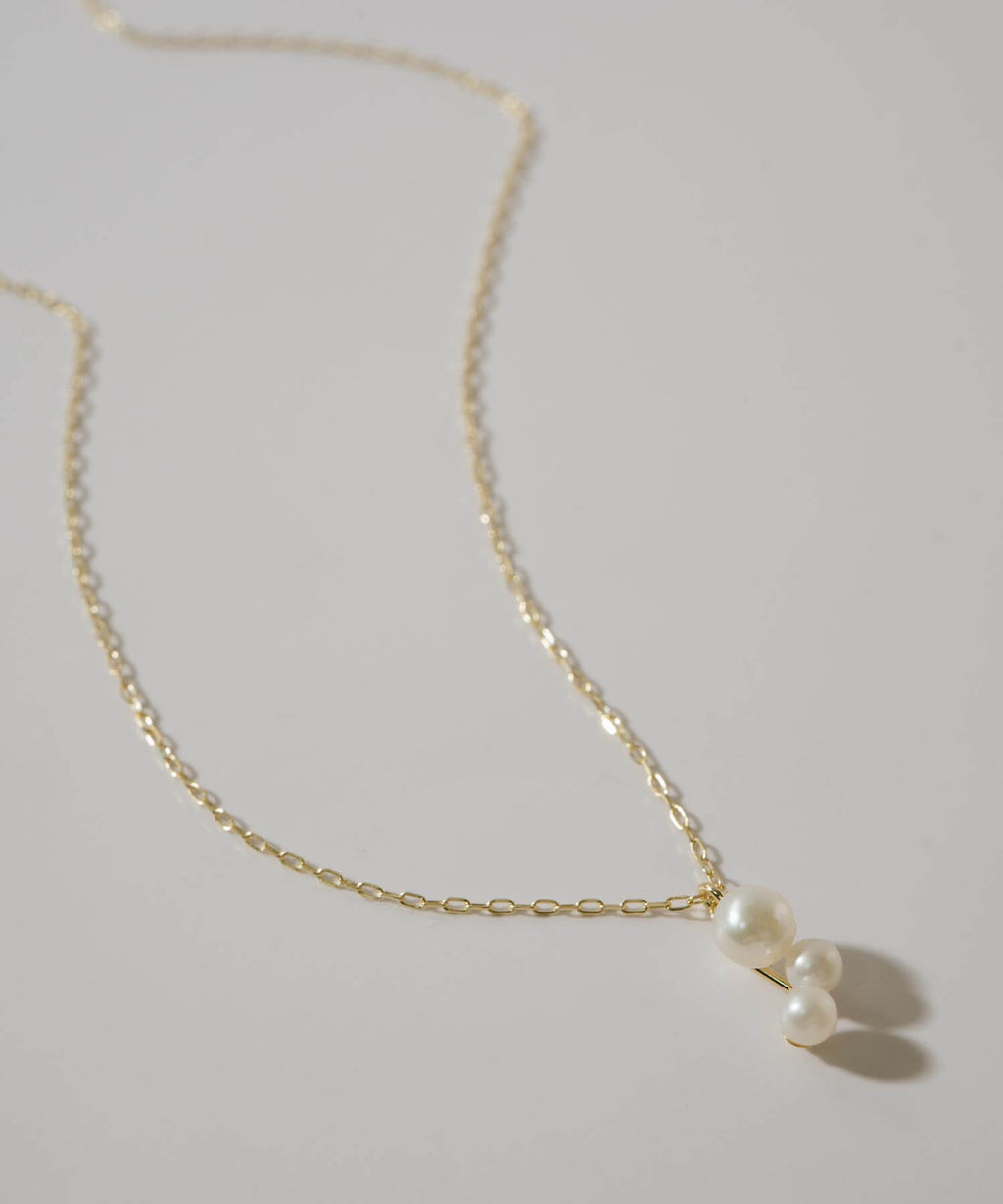 10K Gold Triple Drop Pearls Necklace | PERLE-ECUME