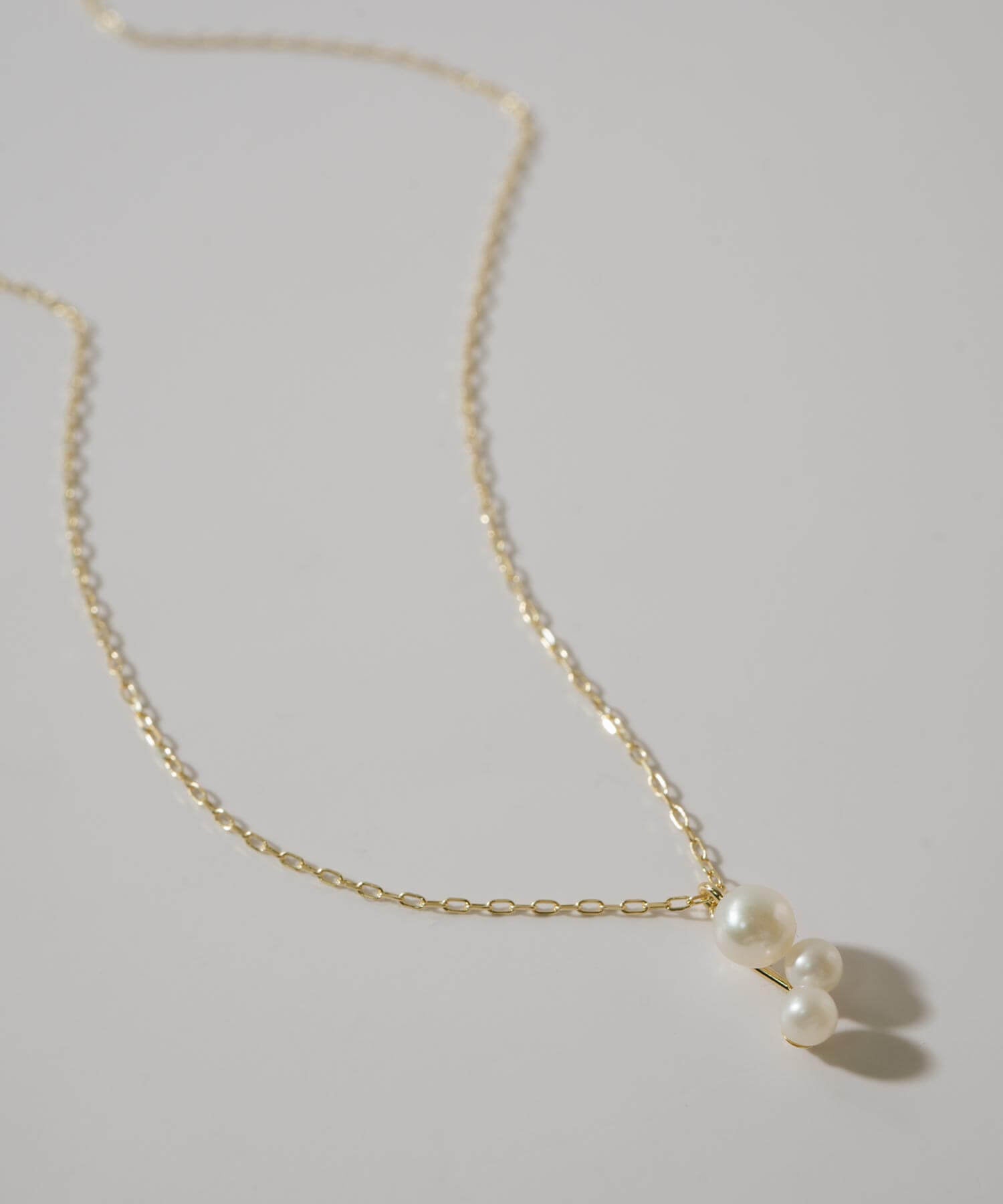 10K Gold Triple Drop Pearls Necklace | PERLE-ECUME