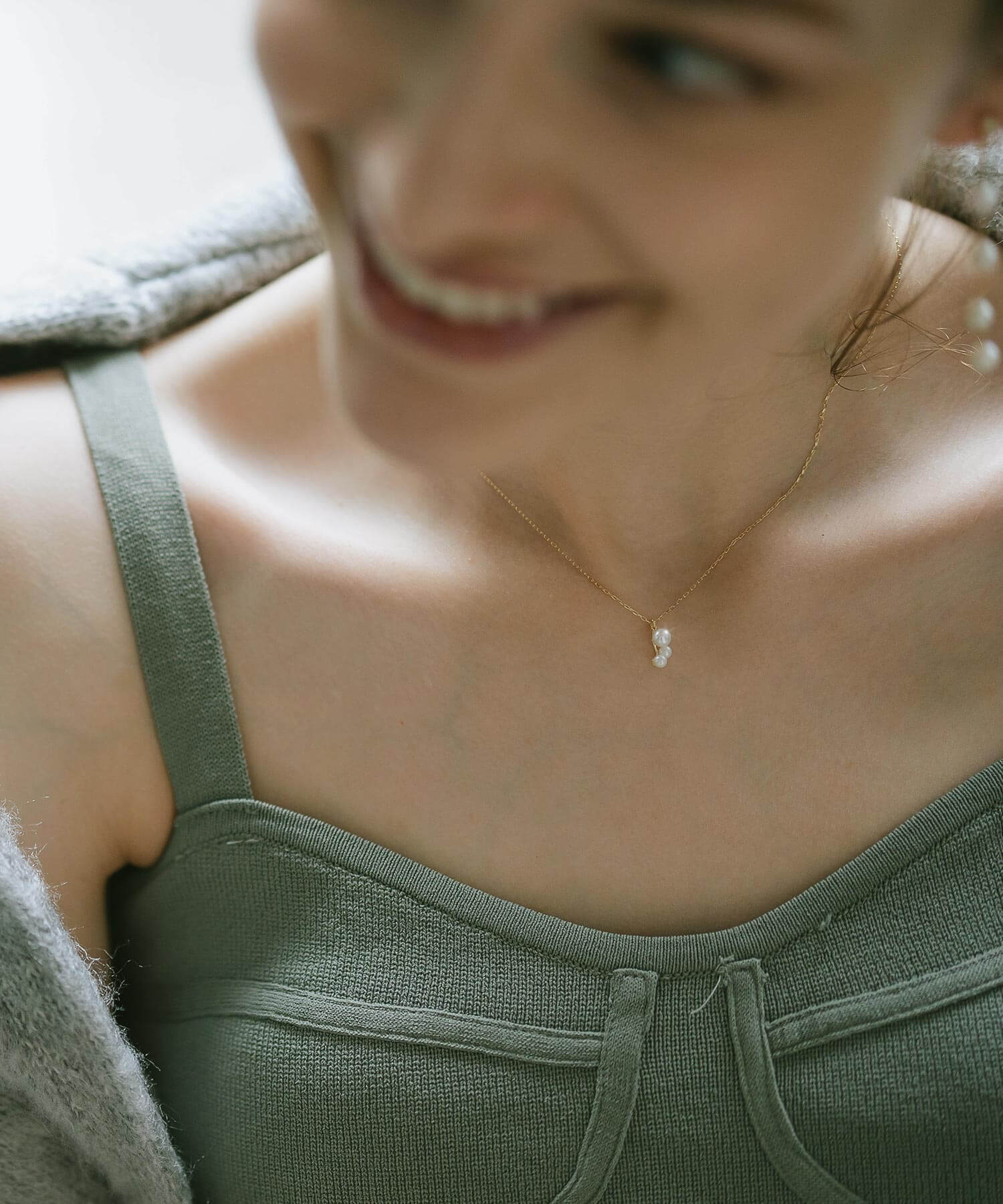 10K Gold Triple Drop Pearls Necklace | PERLE-ECUME