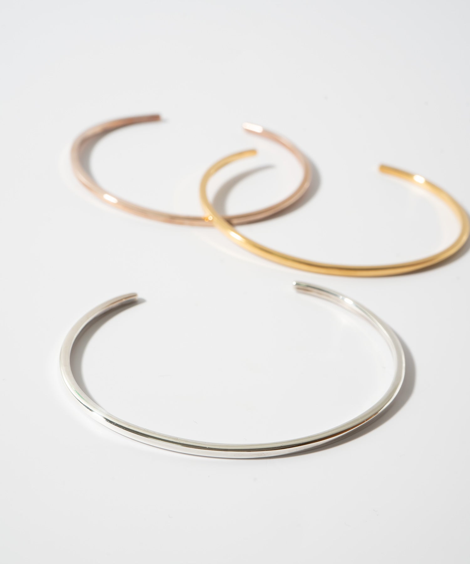 18K Gold Plated Sterling Silver Elegant Slim Plane Bangle | PIANTA