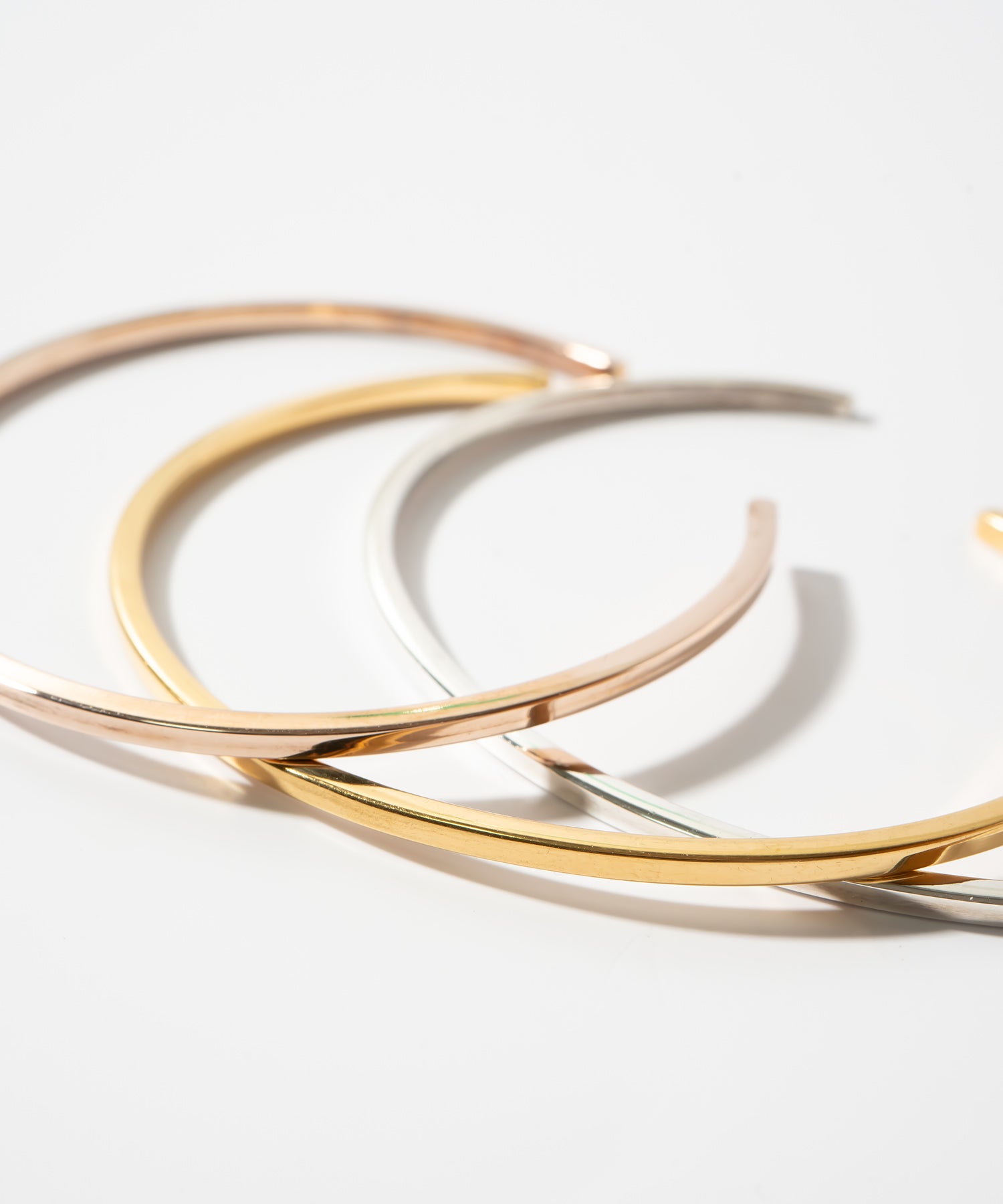 18K Gold Plated Sterling Silver Elegant Slim Plane Bangle | PIANTA