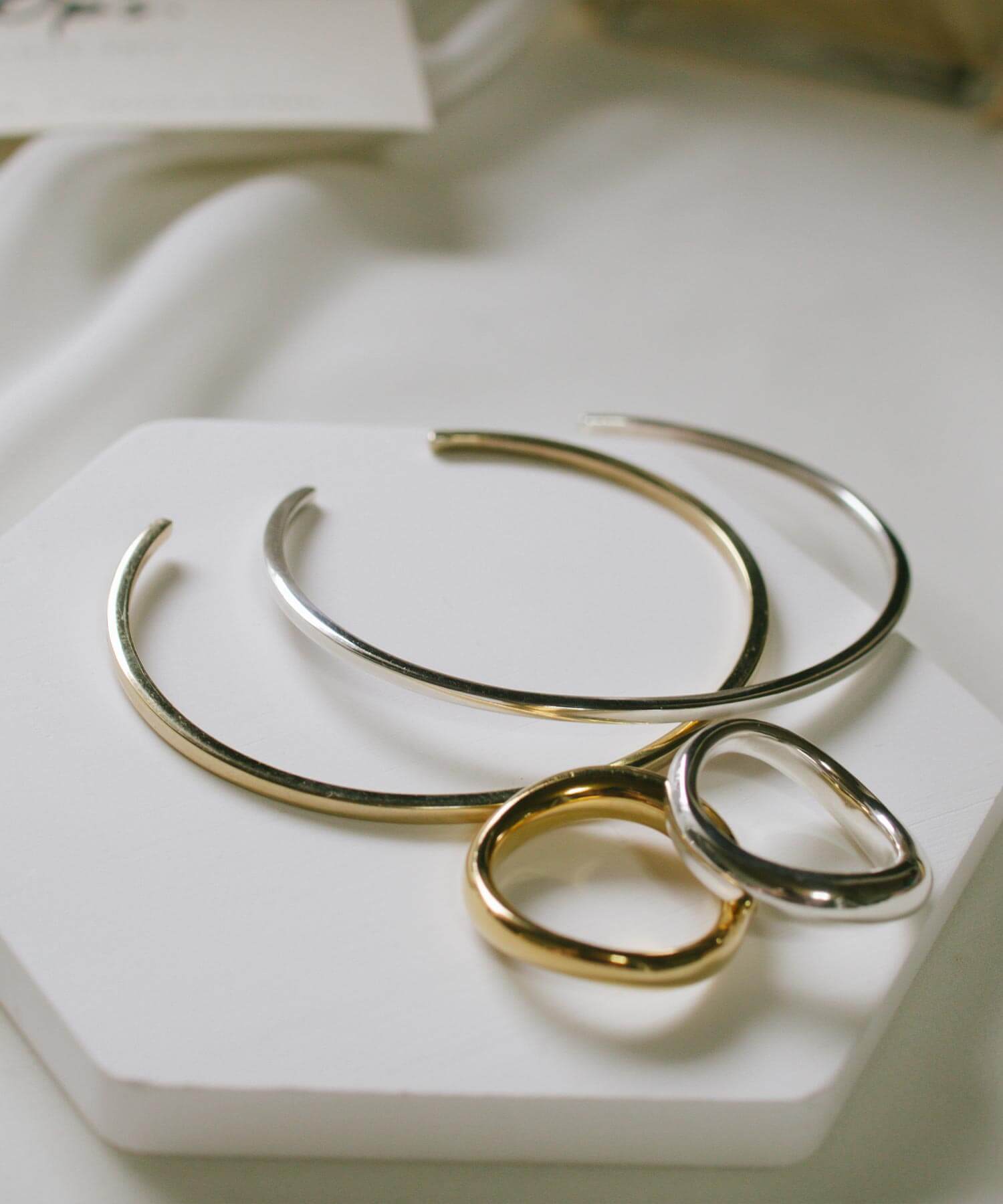 18K Gold Plated Sterling Silver Elegant Slim Plane Bangle | PIANTA