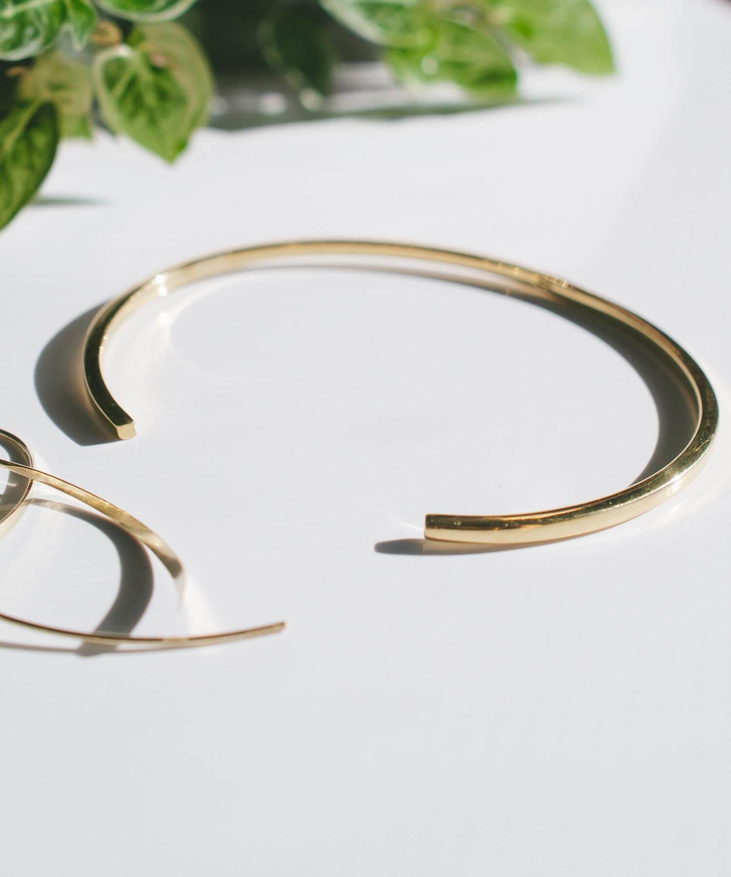 18K Gold Plated Sterling Silver Elegant Slim Plane Bangle | PIANTA