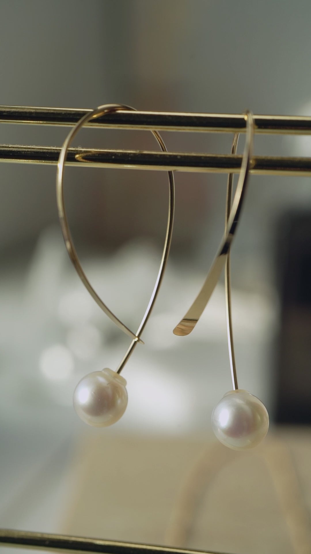 18K Gold Almond Hoop Earrings | GOUCCIA