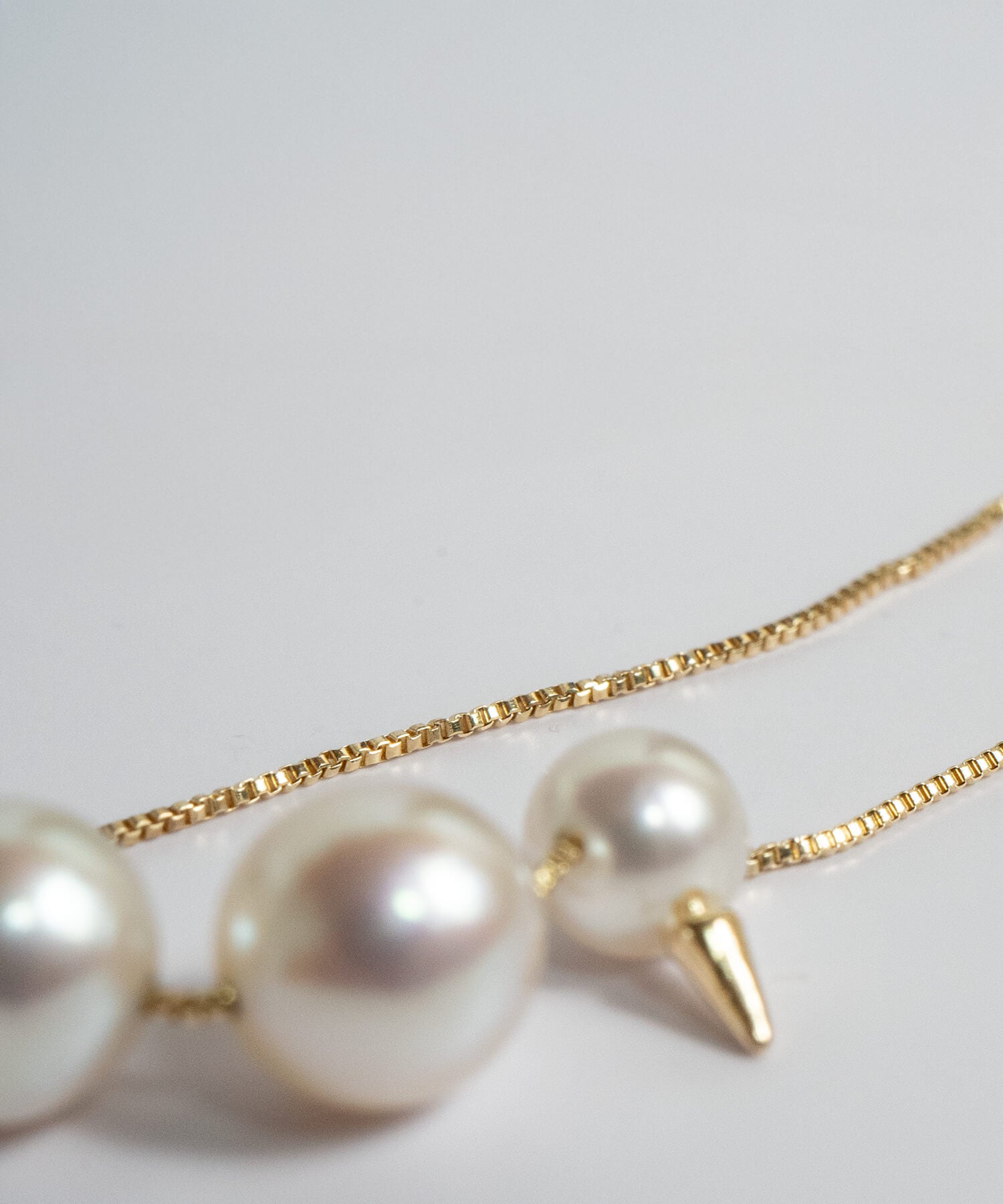 Spike Studs Pearl Necklace | QUATLUNE