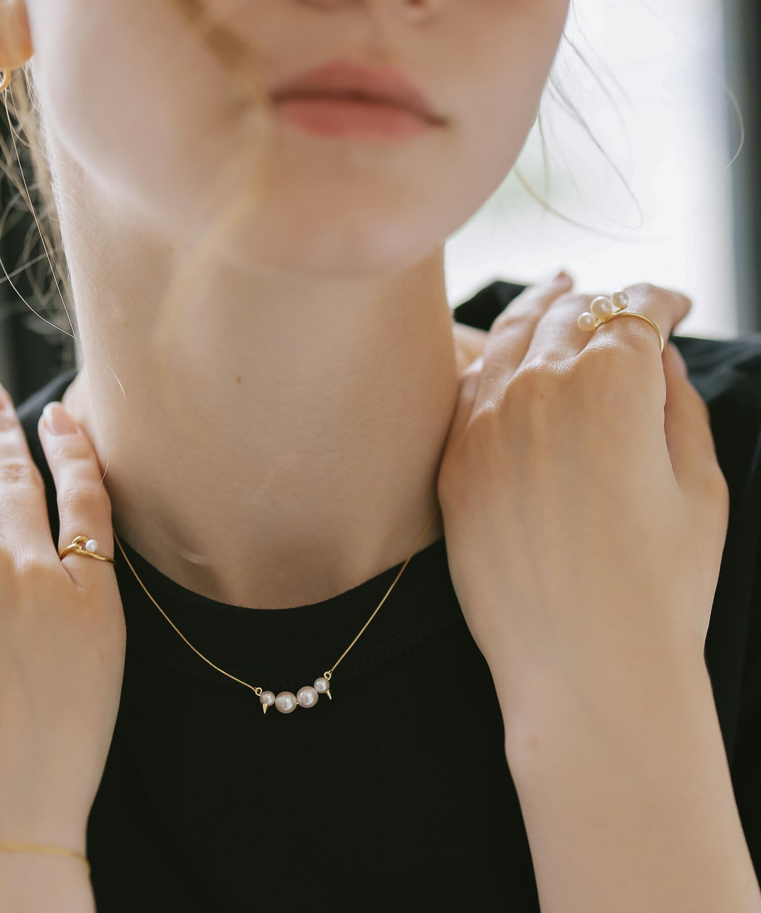 Spike Studs Pearl Necklace | QUATLUNE