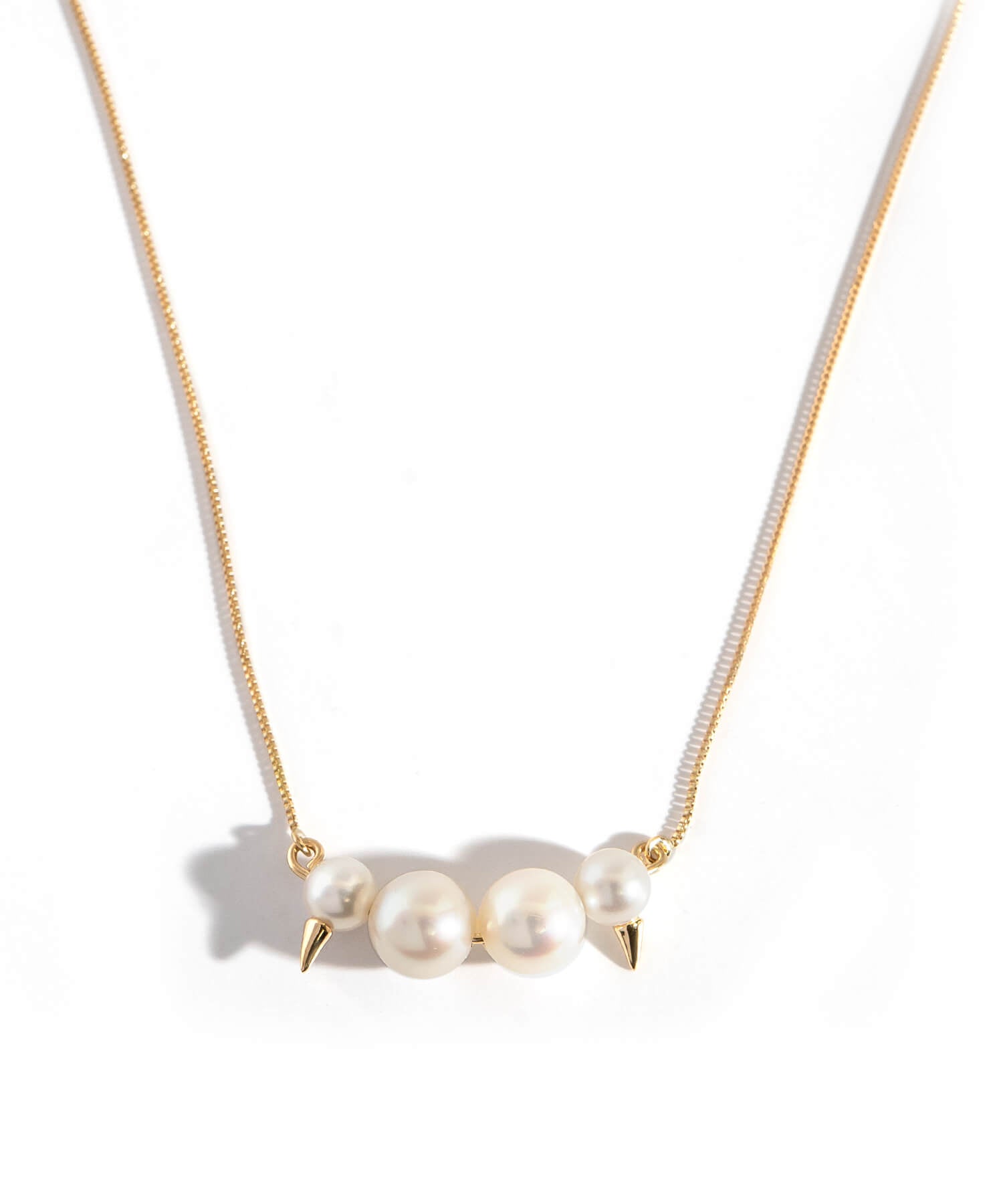 Spike Studs Pearl Necklace | QUATLUNE