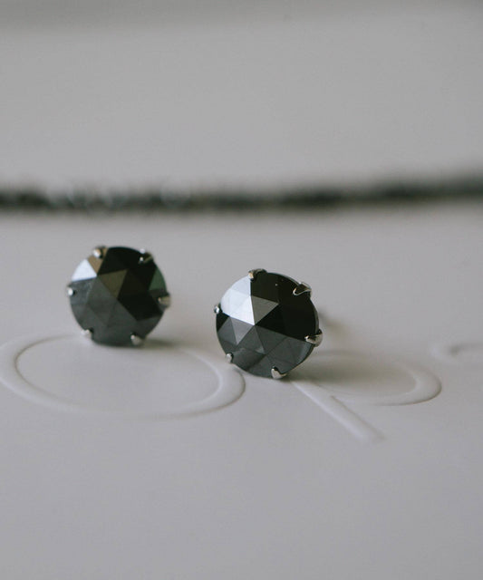 Black Diamond Platinum Studs Earrings | ROSA-NOTTE