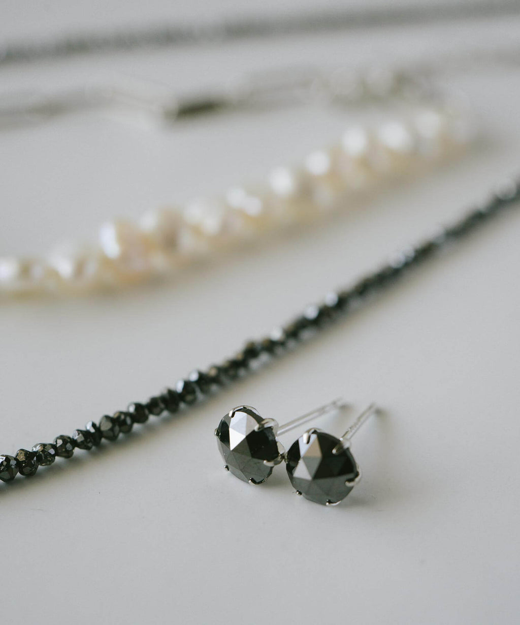Black Diamond Platinum Studs Earrings | ROSA-NOTTE