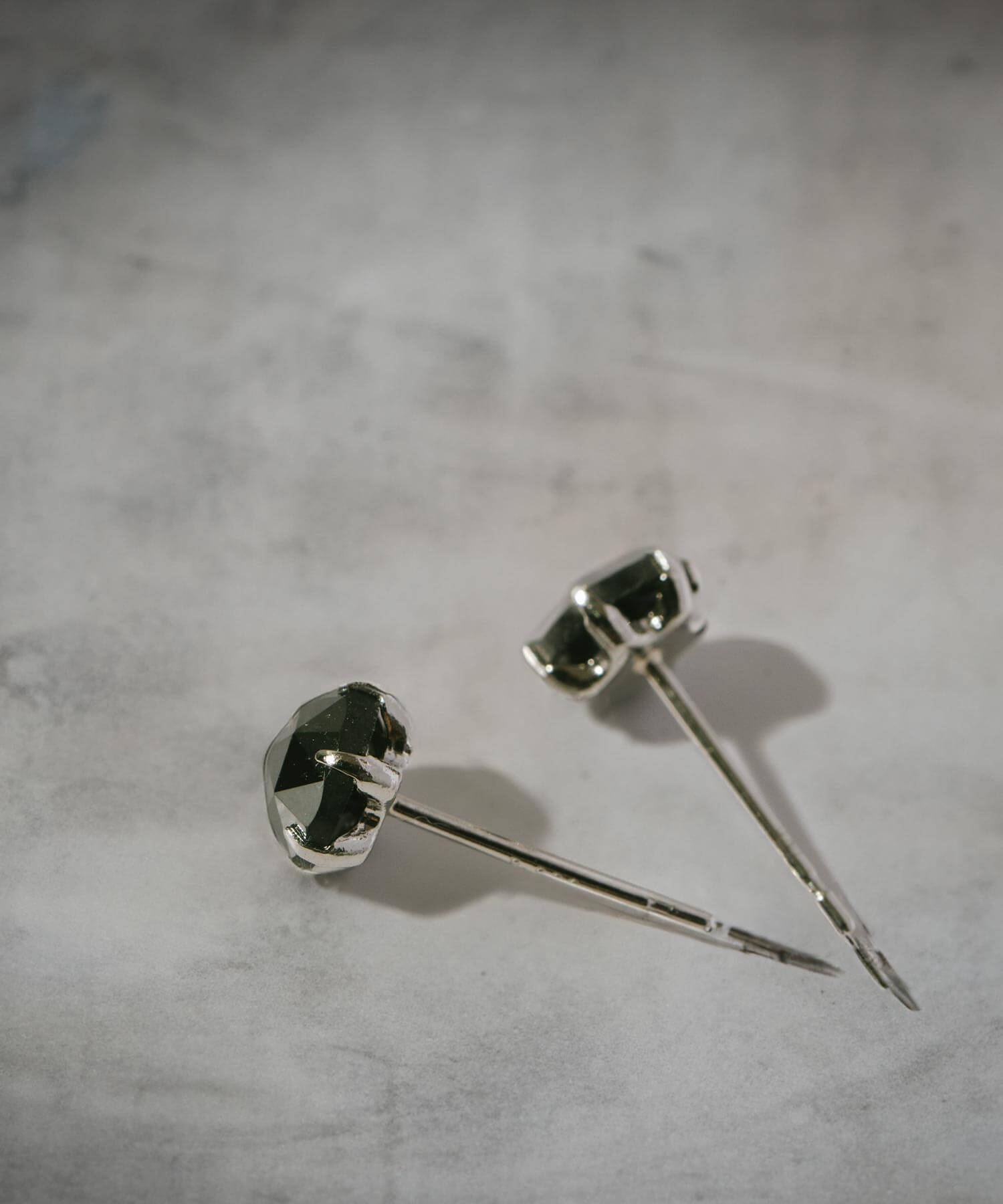 Black Diamond Platinum Studs Earrings | ROSA-NOTTE