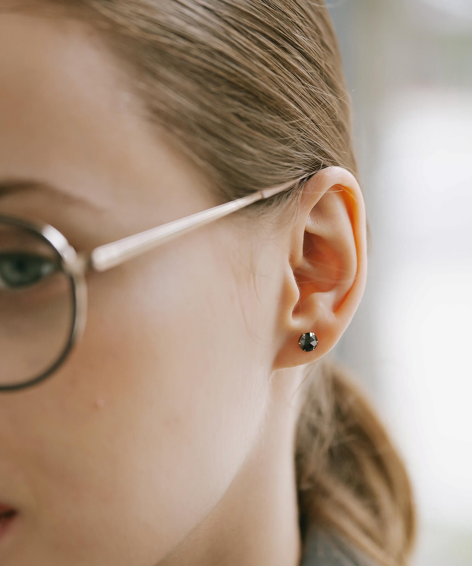 Black Diamond Platinum Studs Earrings | ROSA-NOTTE
