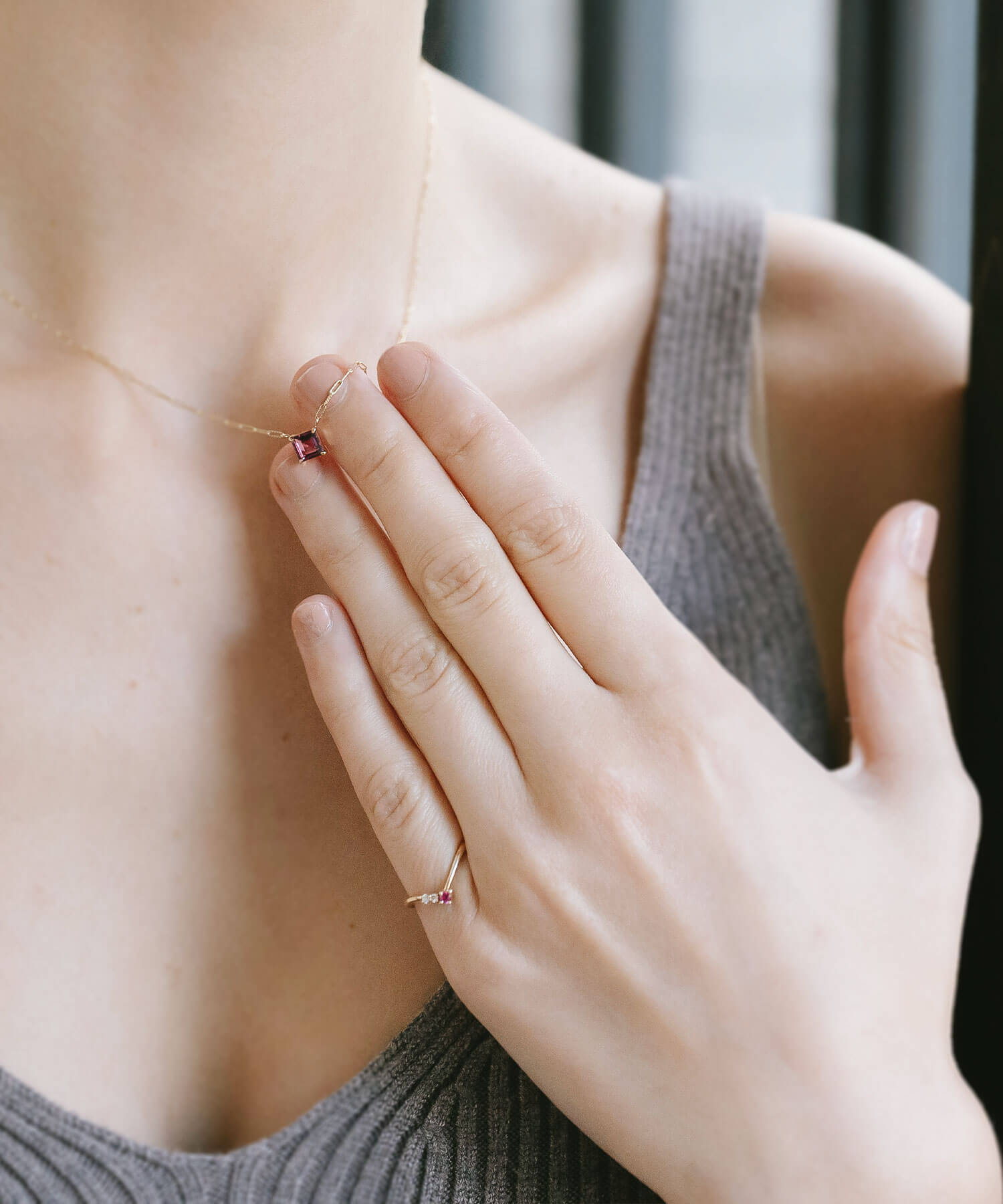 V-shaped Gemstone Ring | TERRA-KLADIA