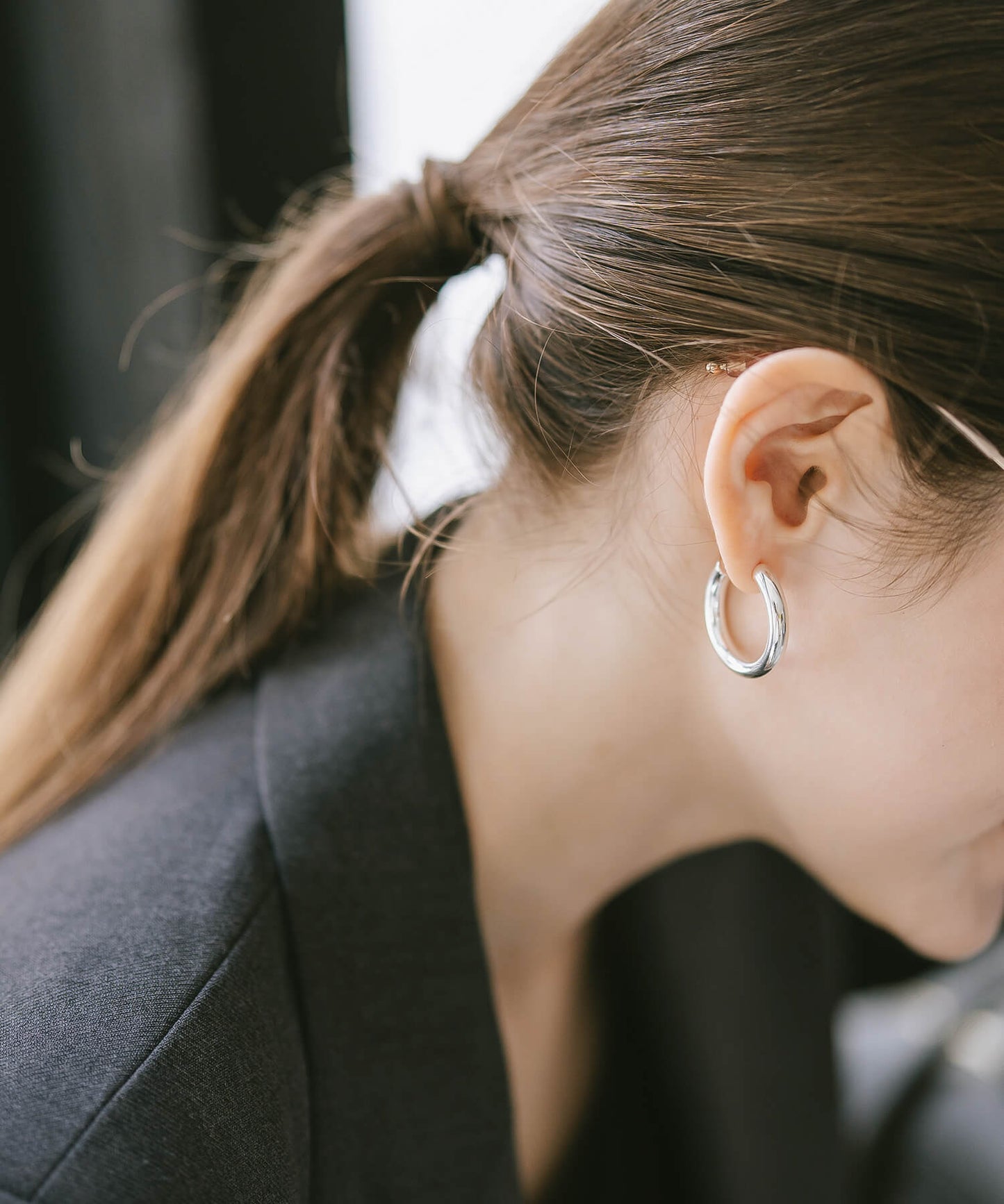 Round Tube Hoop Earrings | GIOOVE-LUNA HOOP PIERCE