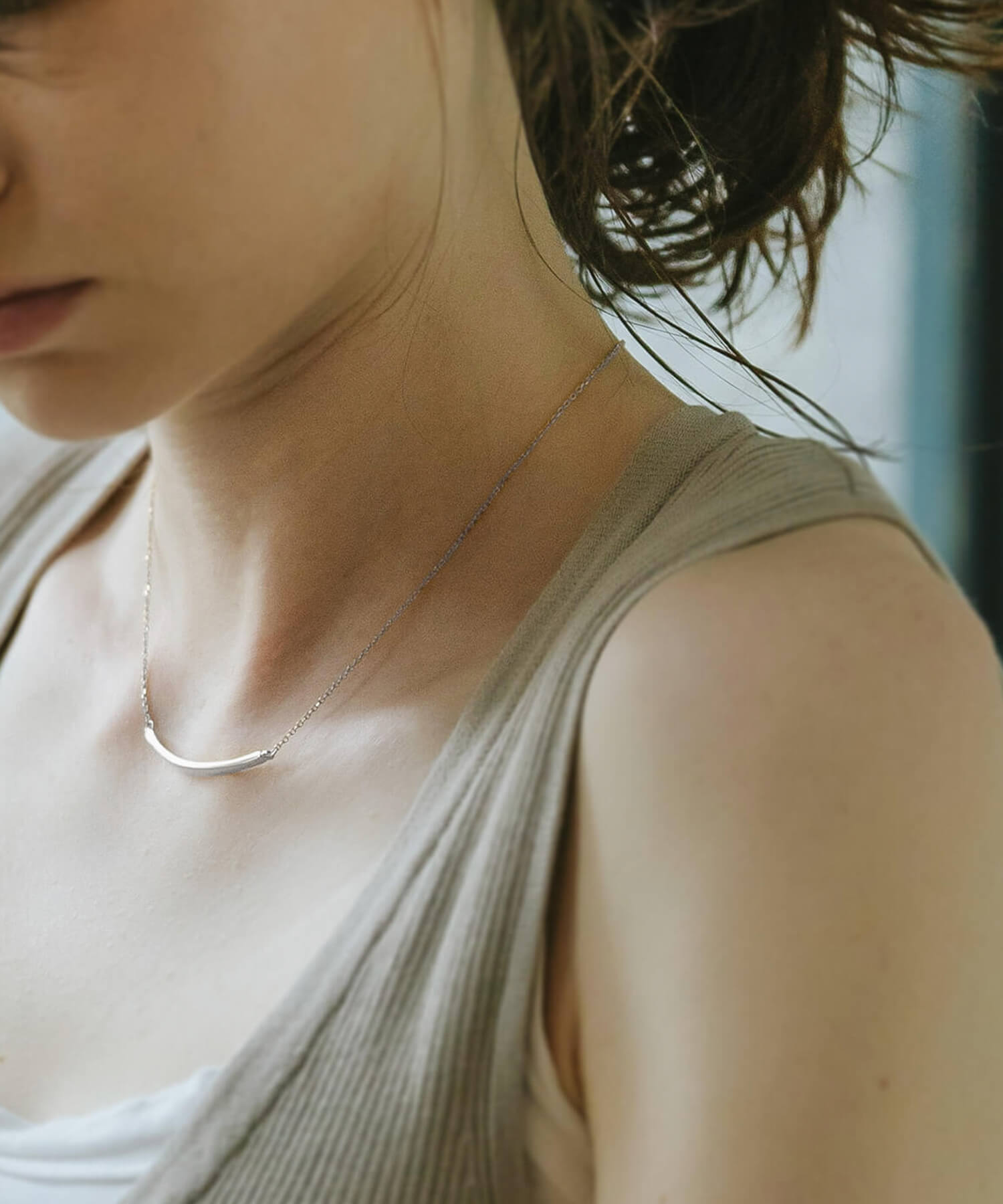 18K Gold Plated Sterling Silver Smile Line Bar Necklace | TIGO