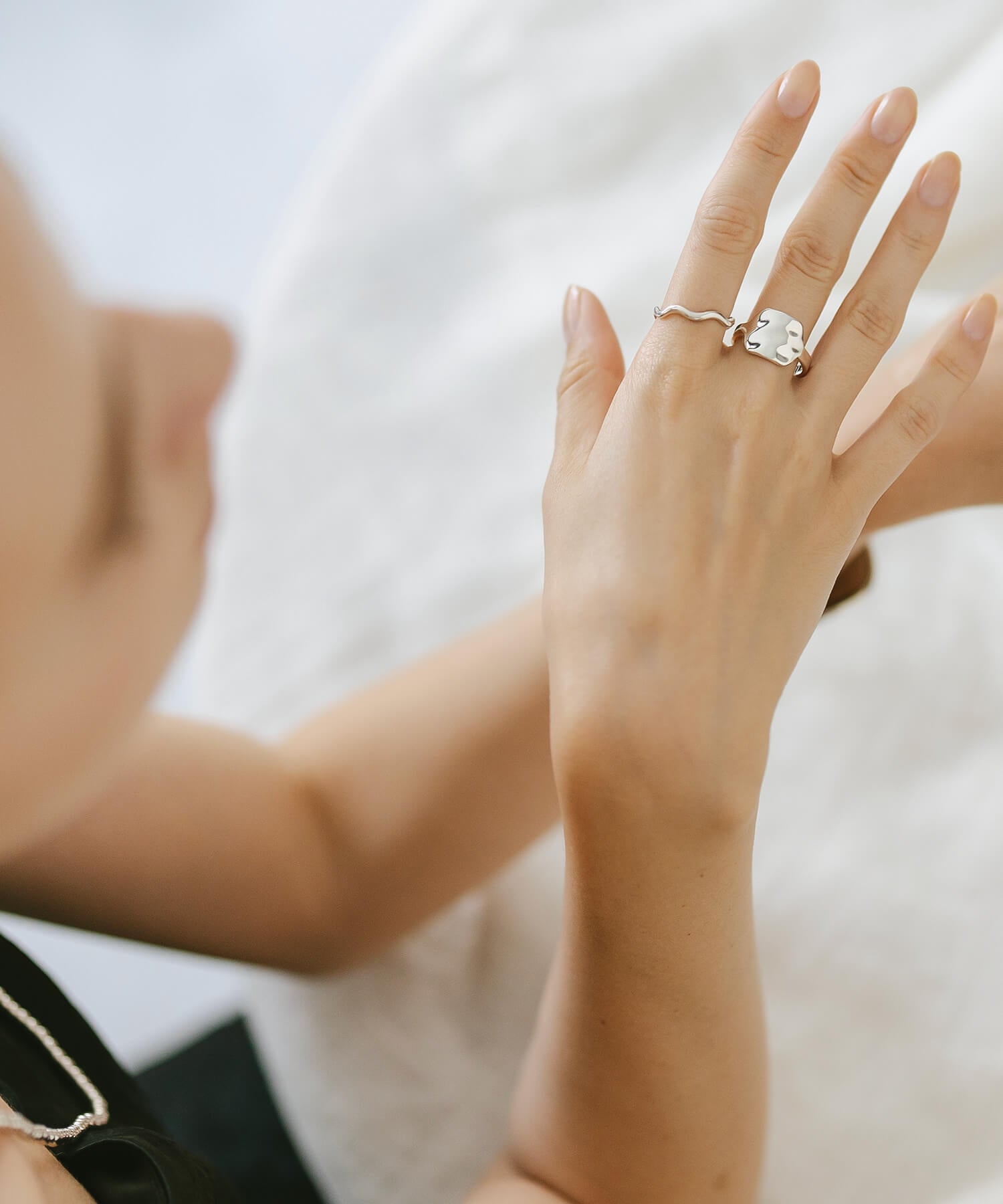 18K Gold Plated Sterling Silver Hammer Finish Flat Ring | OLIEOLIE