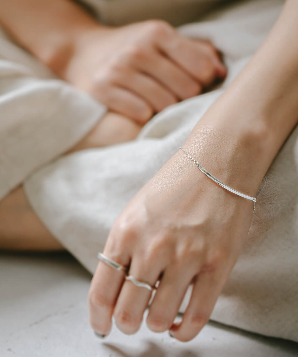 18K Gold Plated Sterling Silver Minimal Skinny Bar Bracelet | TIGO