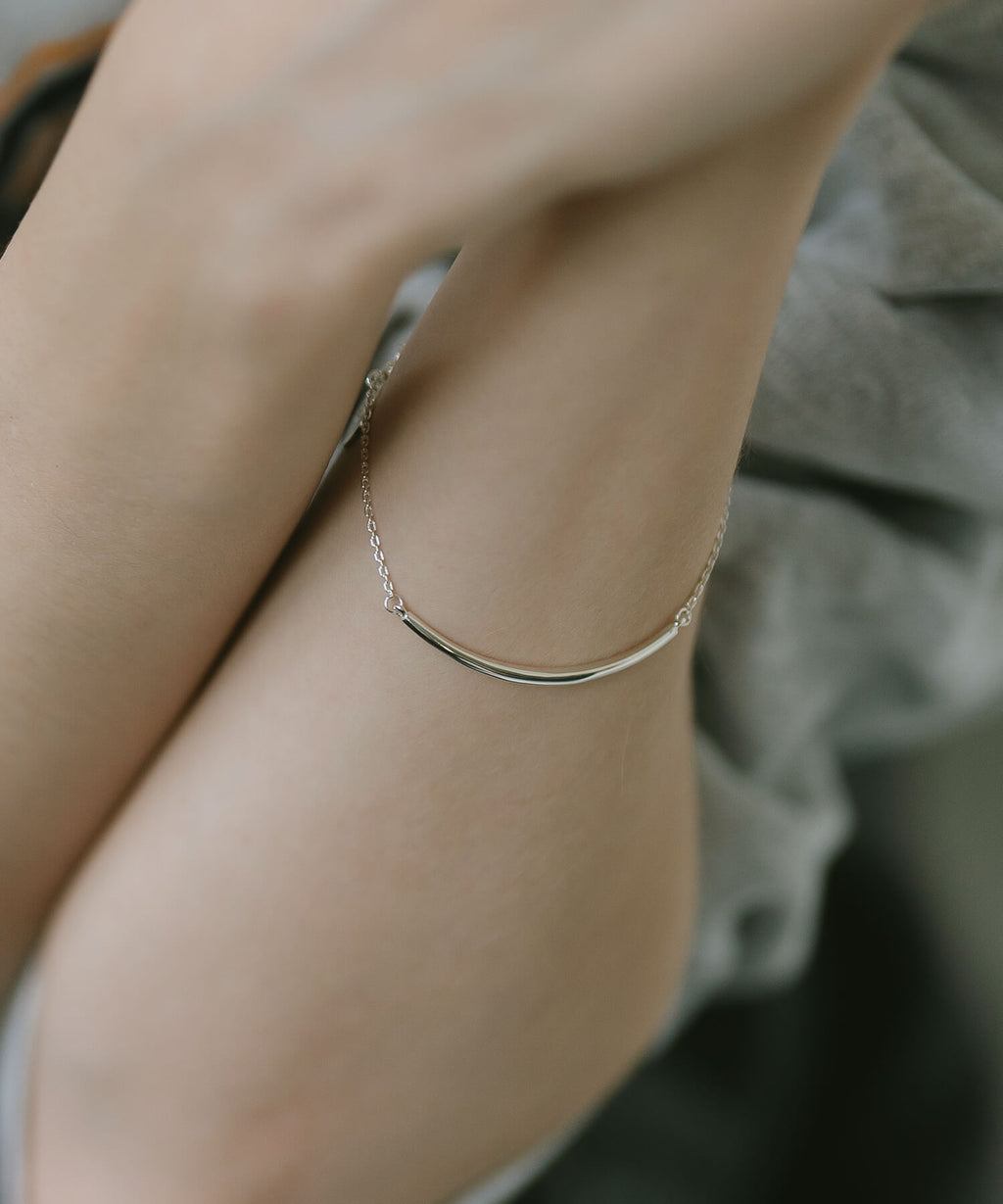 18K Gold Plated Sterling Silver Minimal Skinny Bar Bracelet | TIGO