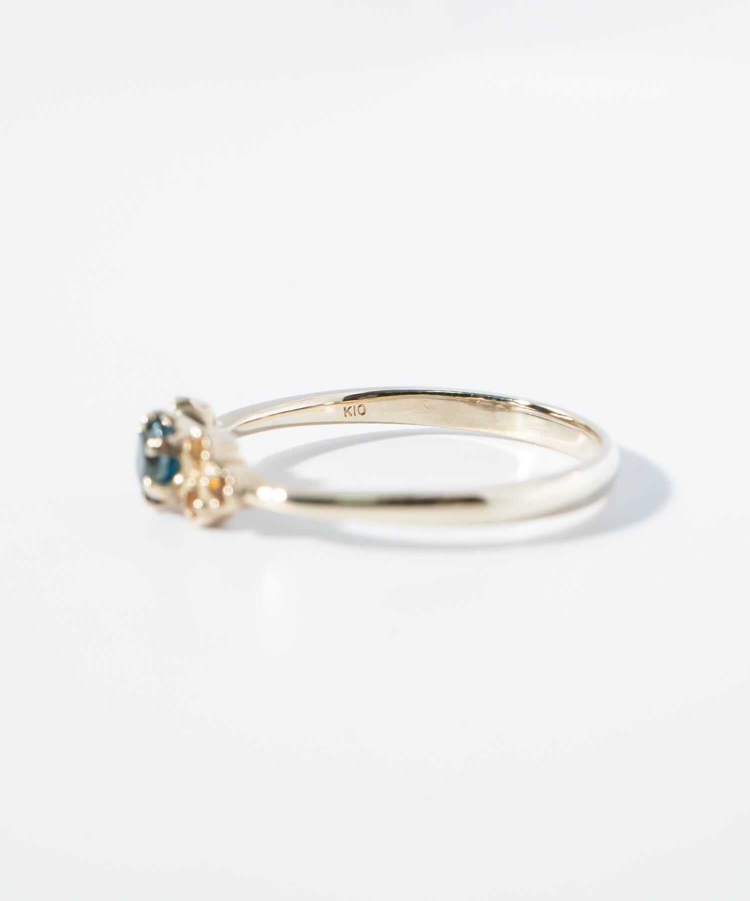 10K Gold Dainty Clover Gemstone Ring | TERRA-CLAVA