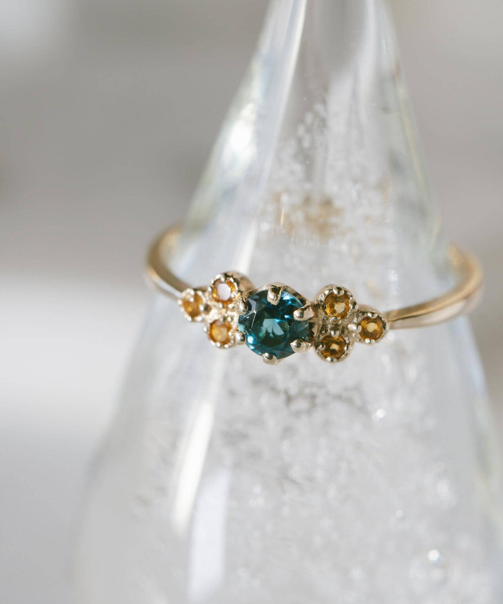 10K Gold Dainty Clover Gemstone Ring | TERRA-CLAVA
