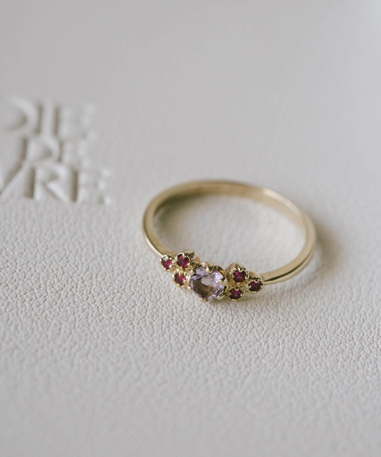 K10 Dainty Clover Gemstone Ring | TERRA-CLAVA-RING