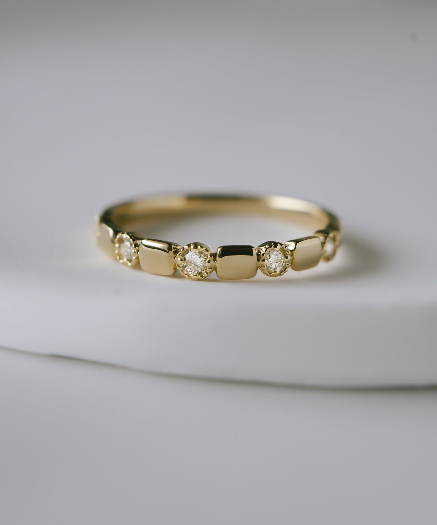 K18 Pulse Line Diamond Ring | TESSERA RING