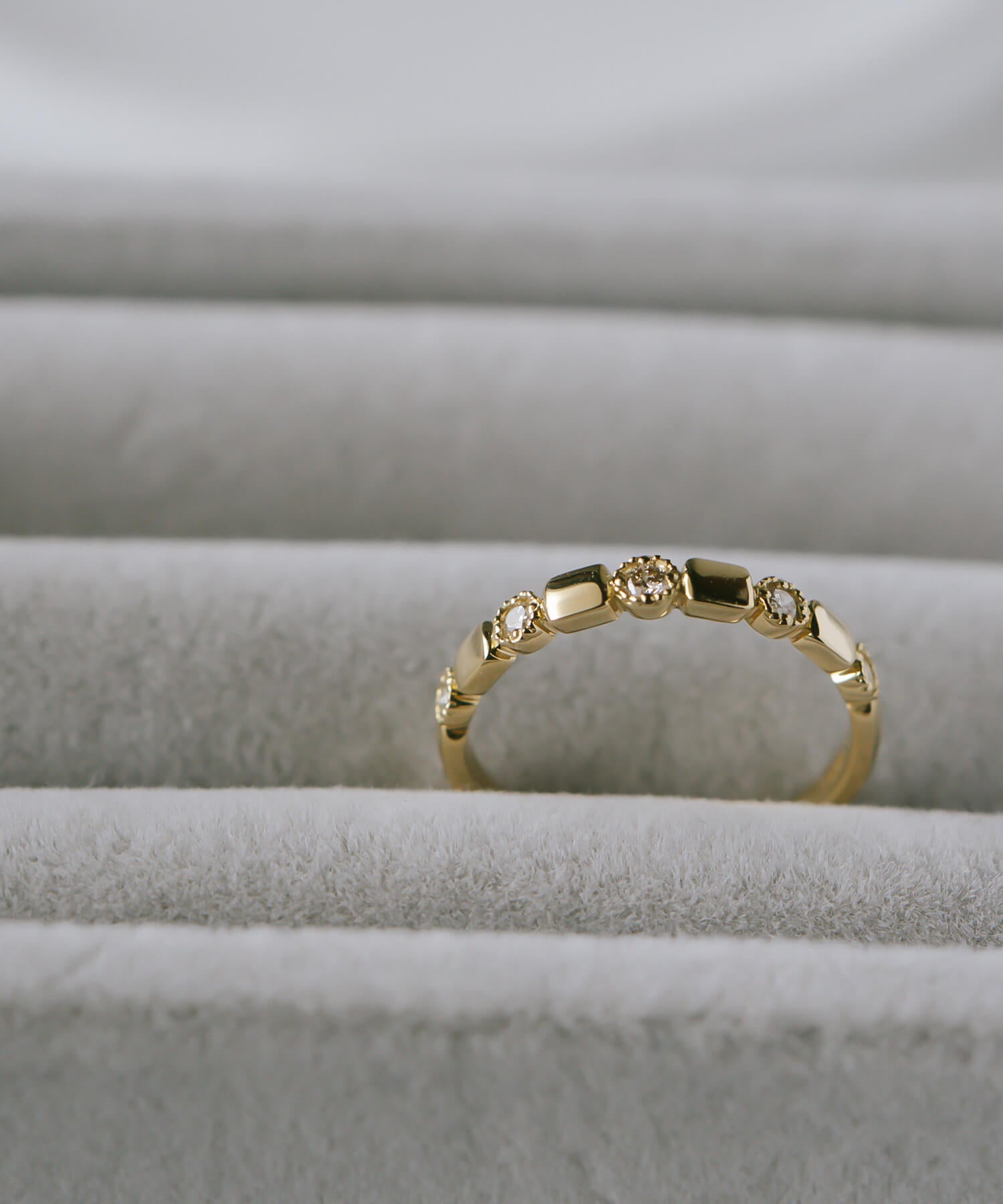 K18 Pulse Line Diamond Ring | TESSERA RING