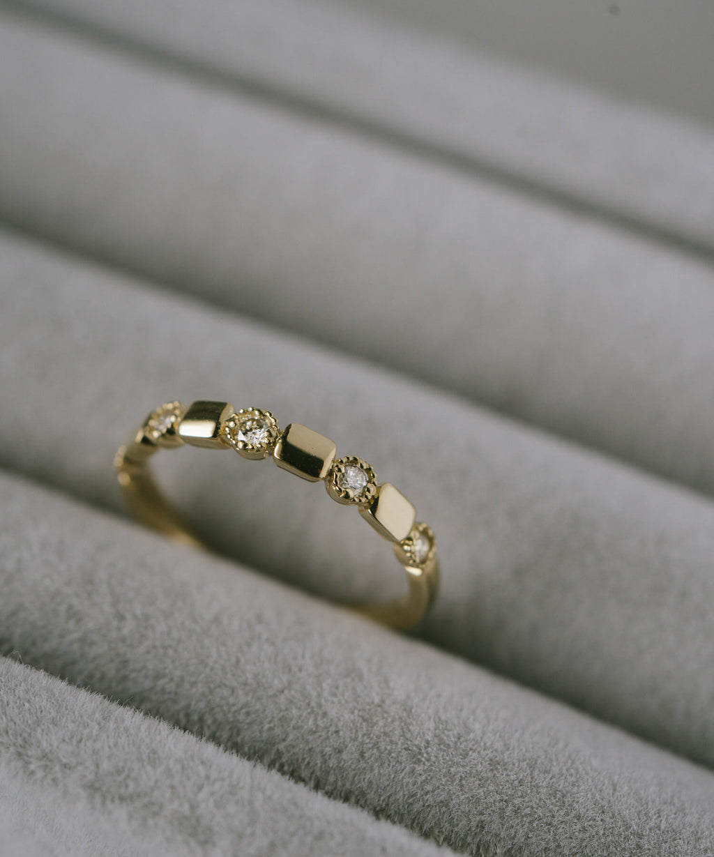 K18 Pulse Line Diamond Ring | TESSERA RING