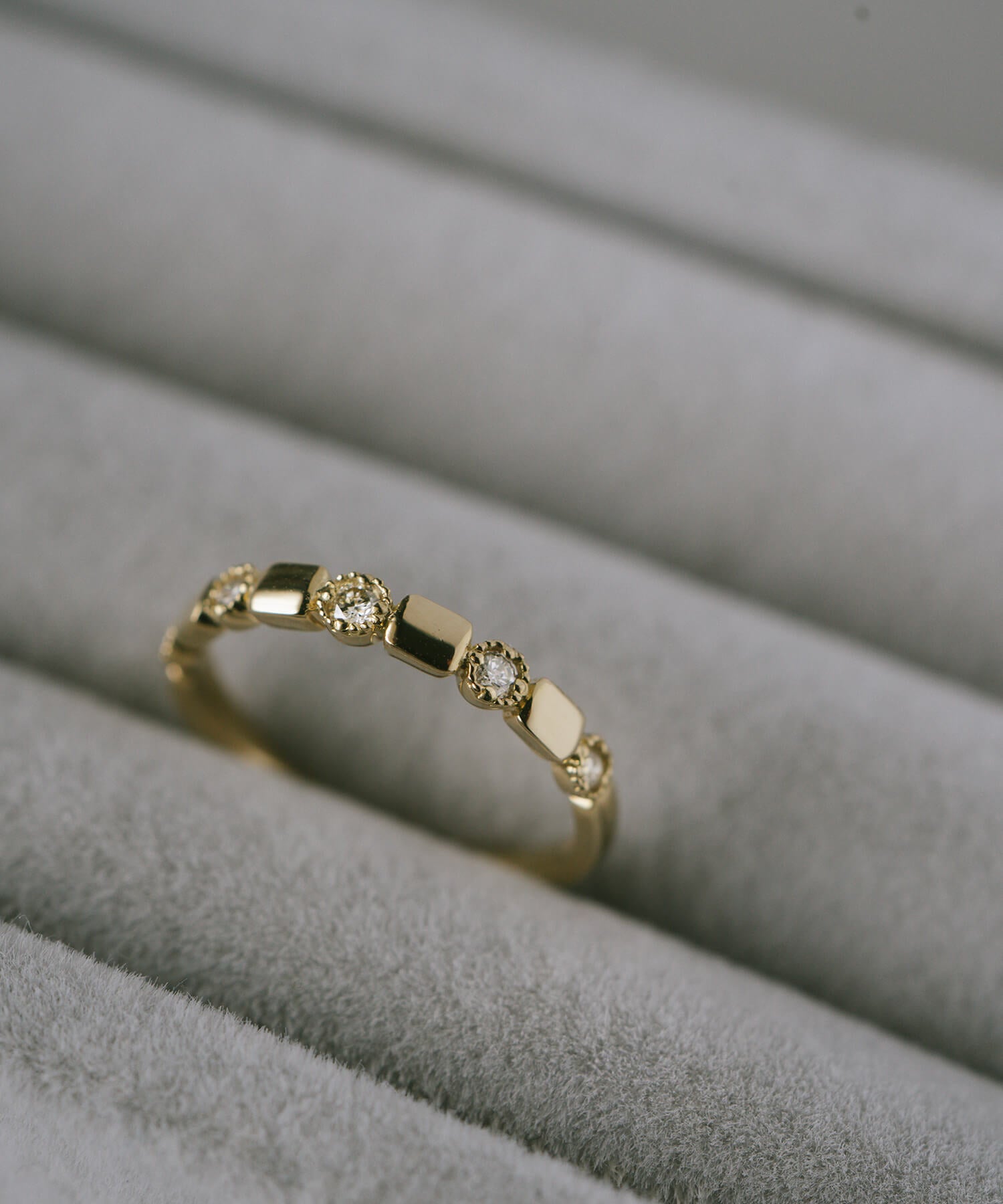 K18 Pulse Line Diamond Ring | TESSERA RING