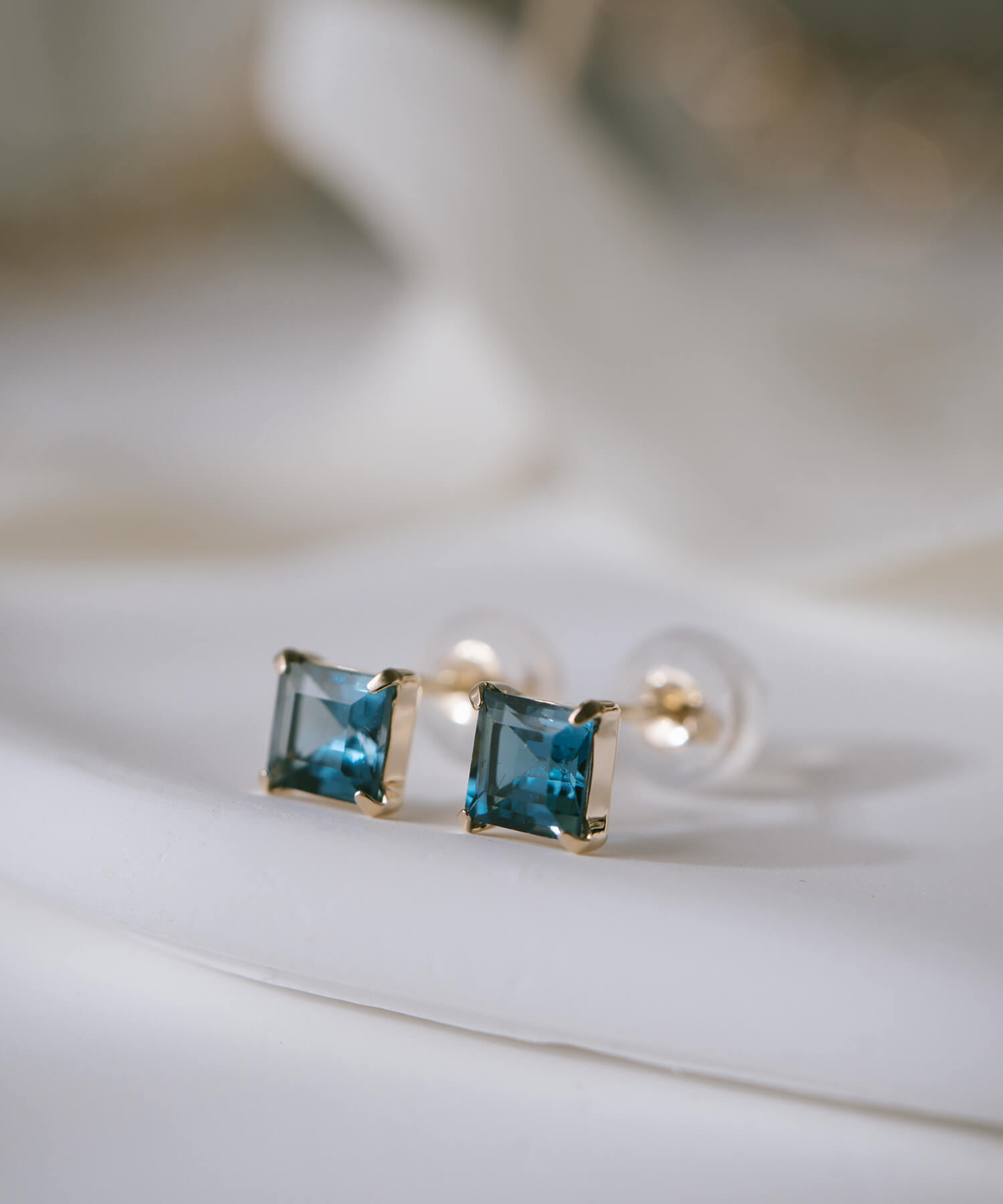 10K Gold Square Prism Earrings | TETRA ENA