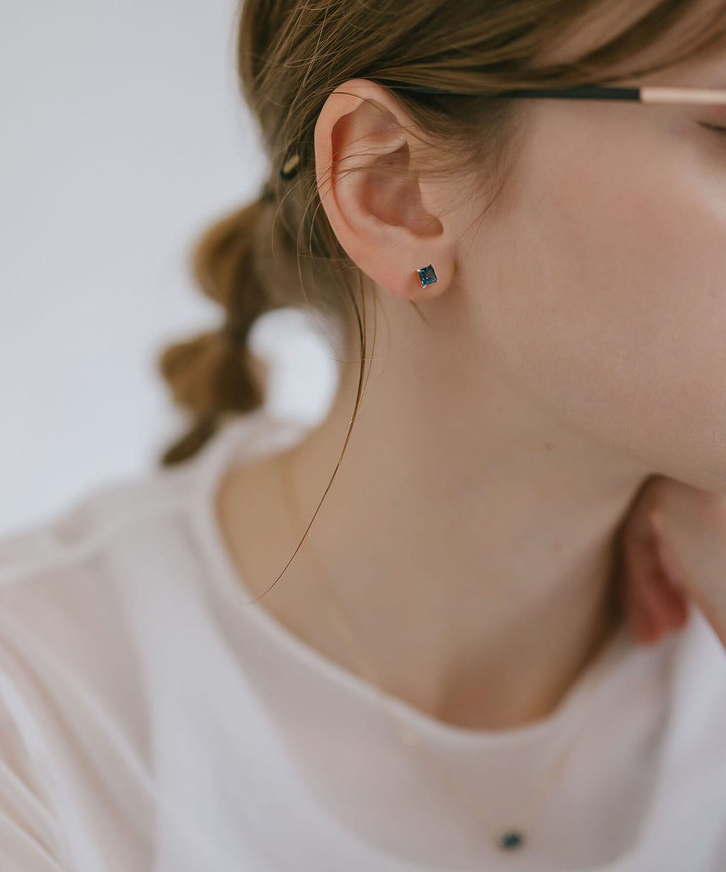 10K Gold Square Prism Earrings | TETRA ENA