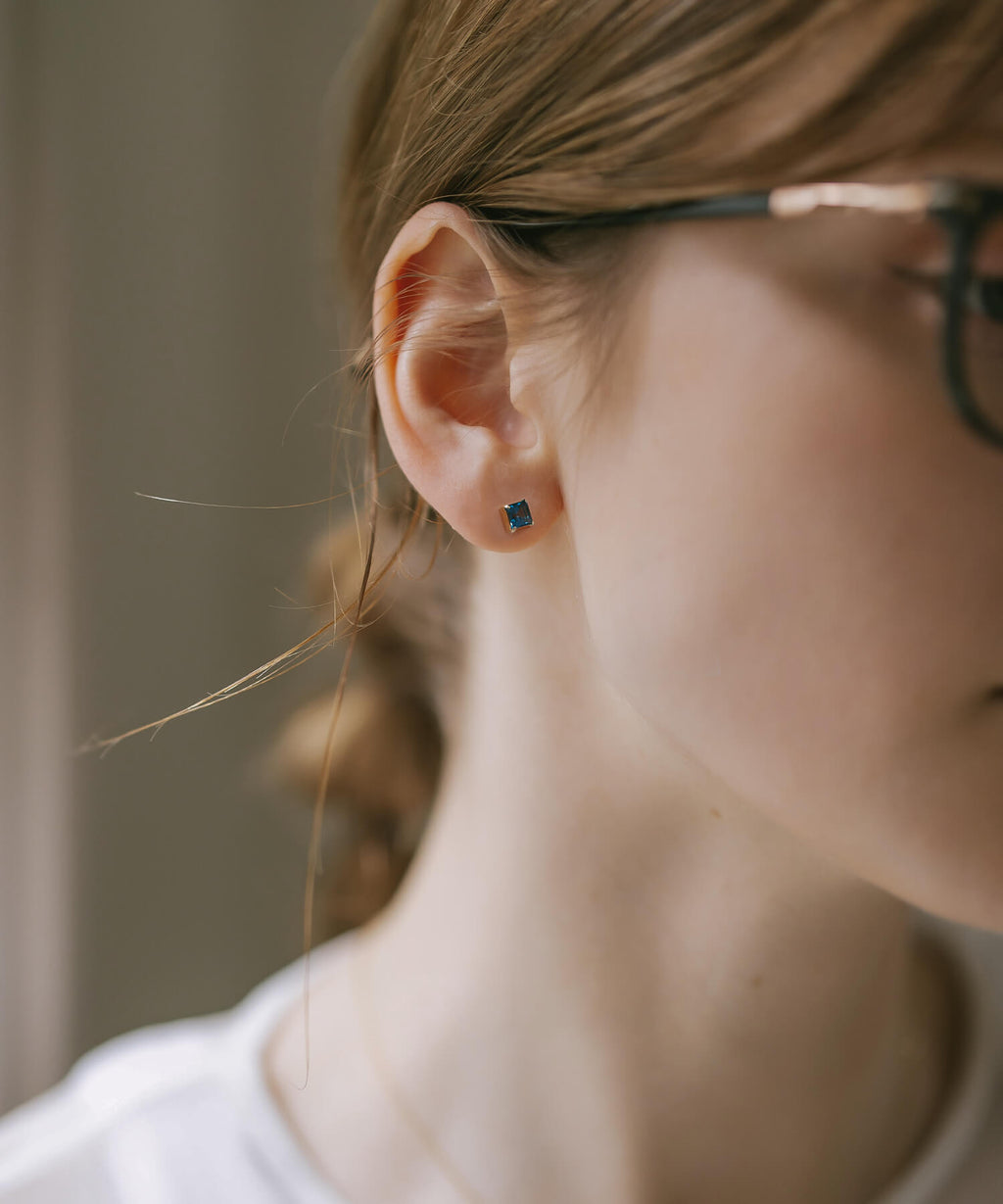 10K Gold Square Prism Earrings | TETRA ENA