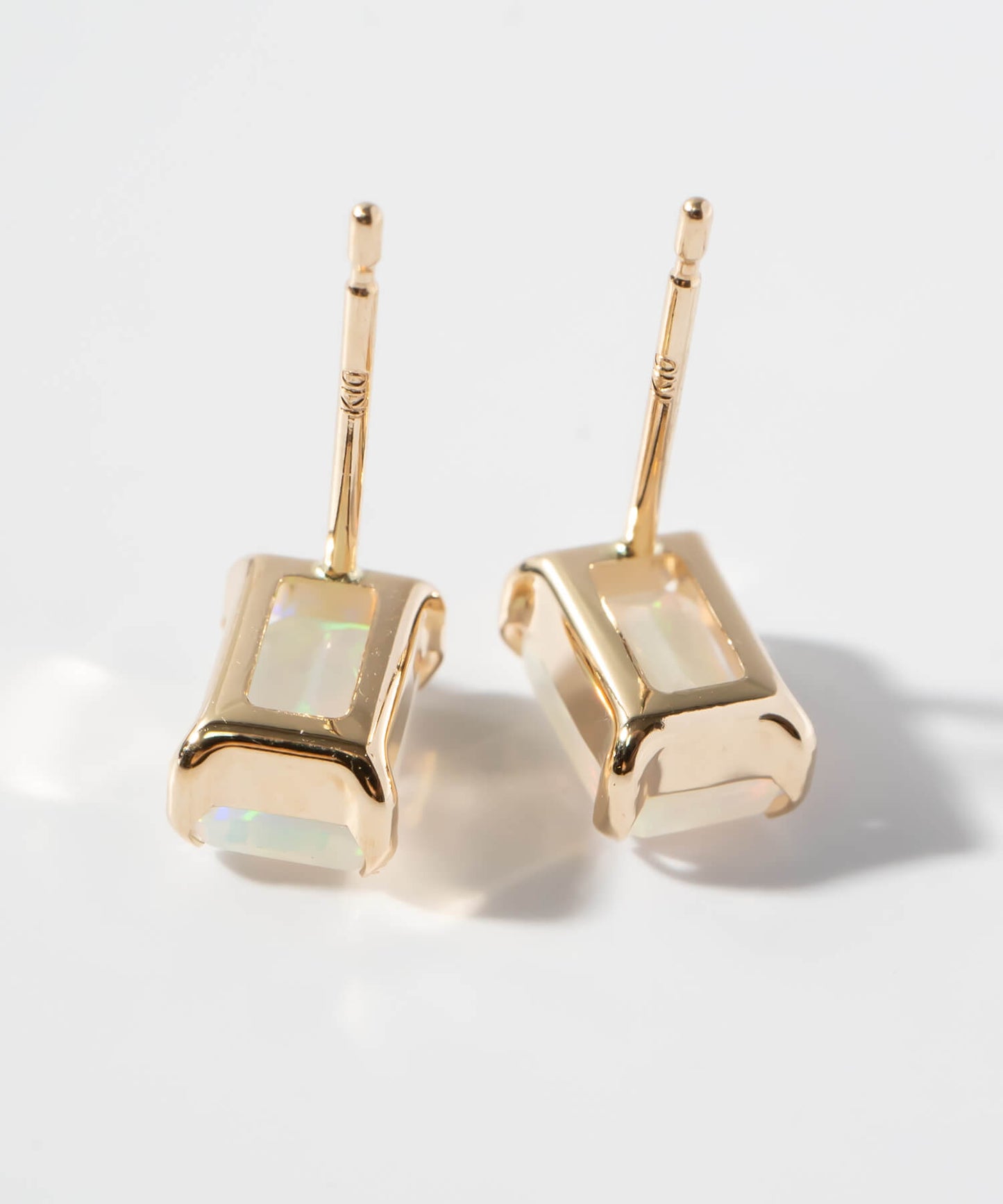 K10 Baguette-cut Opal Earring | TETRA-IRIS