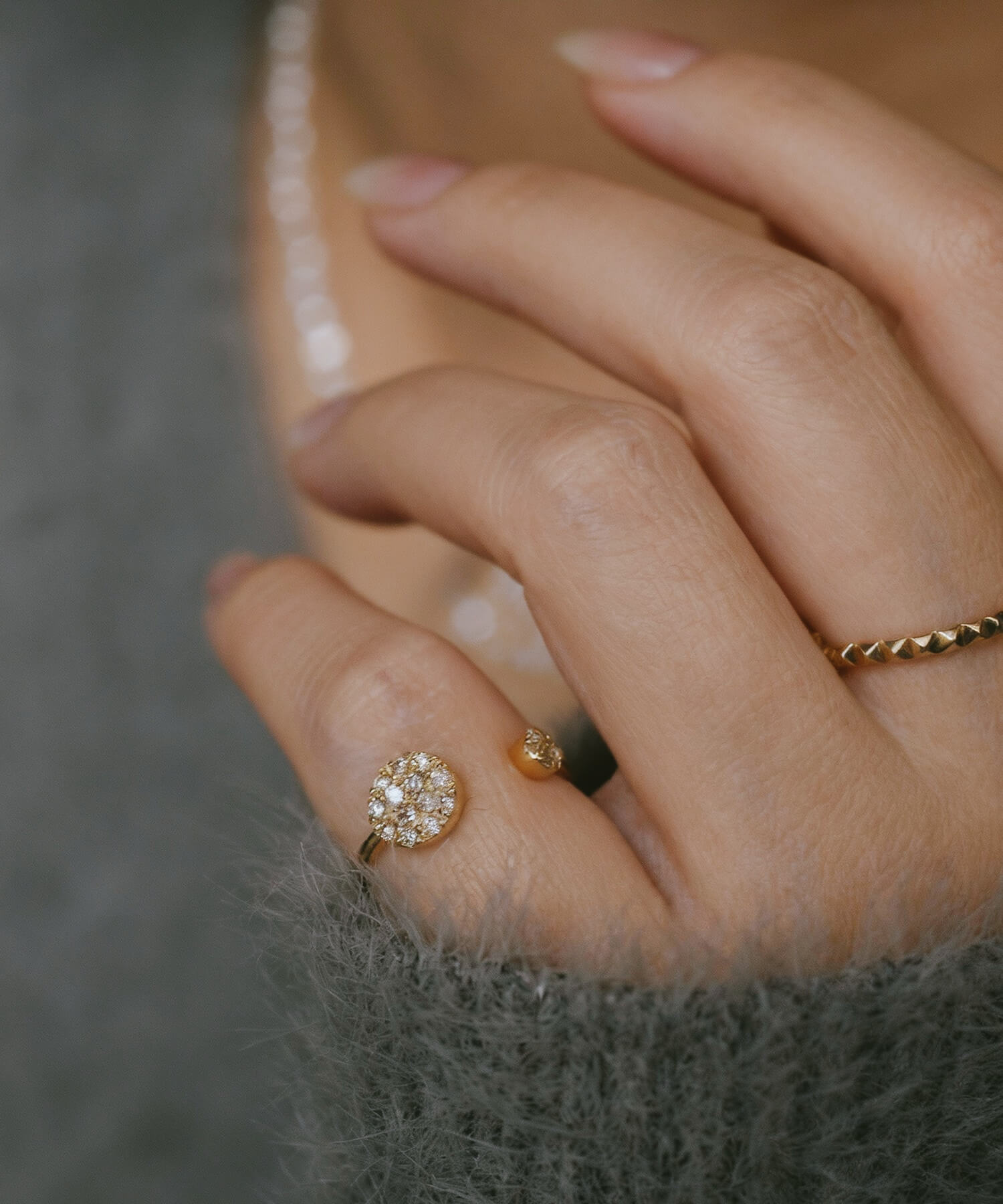 K18 Twin Diamond Fork Ring | THELAIA RING