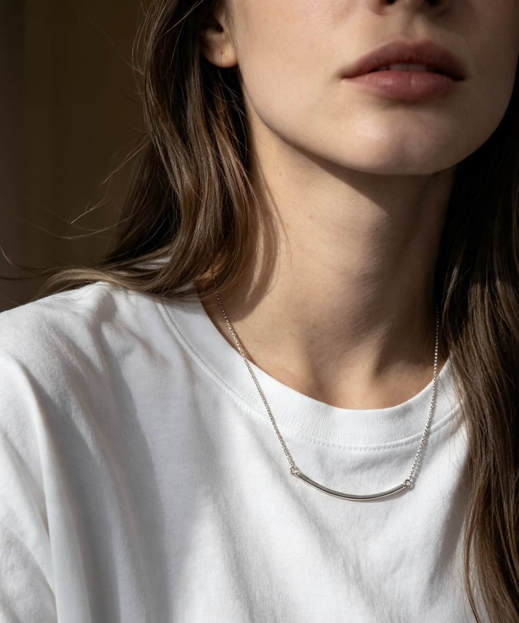 18K Gold Plated Sterling Silver Smile Line Bar Necklace | TIGO