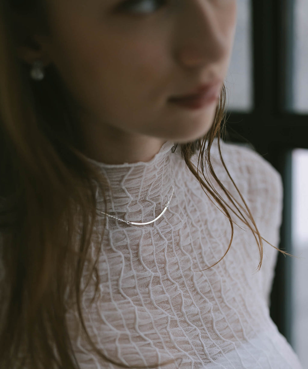 Smile Line Bar Necklace TIGO - 18K Gold Plated Sterling Silver