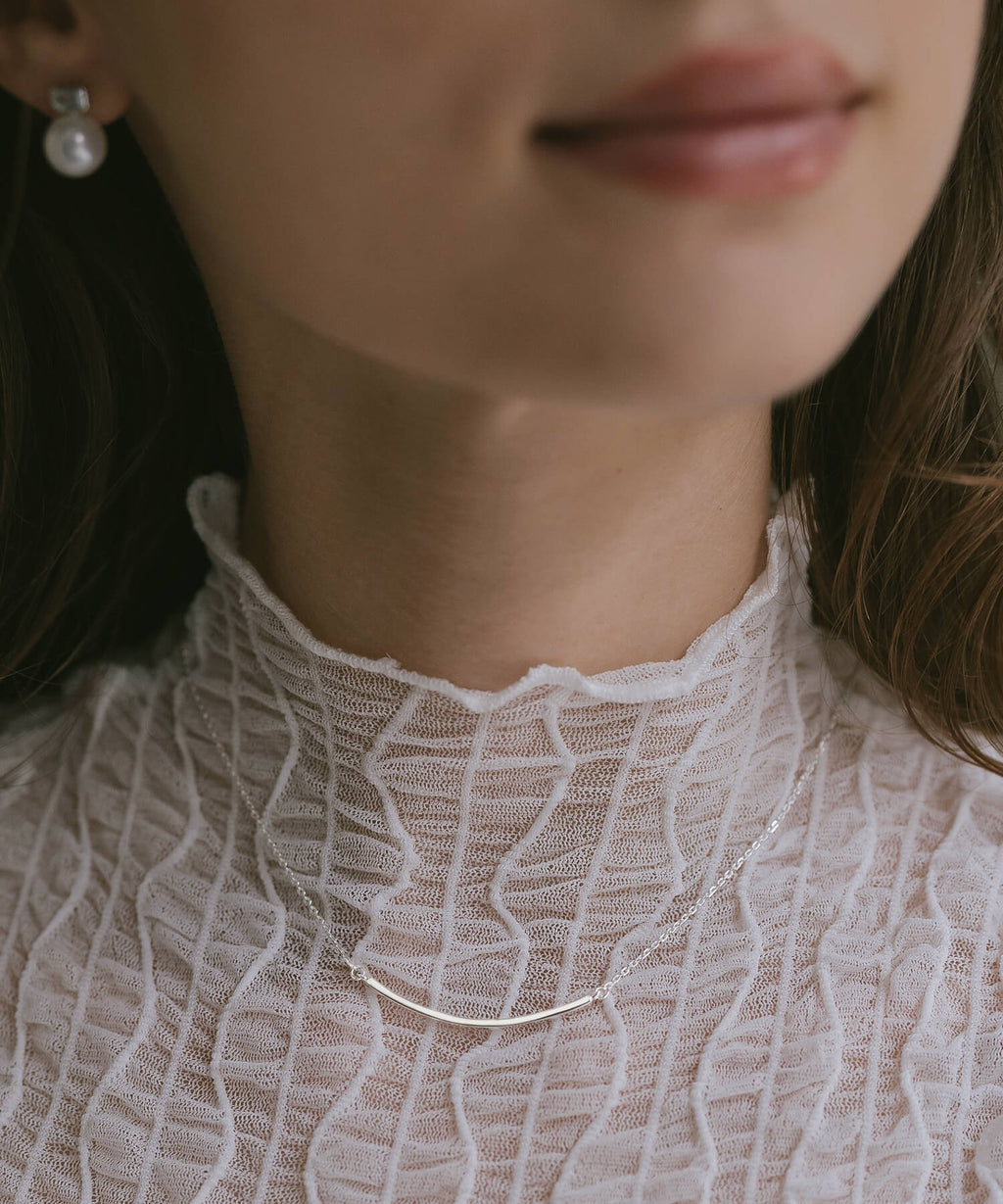 Smile Line Bar Necklace TIGO - 18K Gold Plated Sterling Silver