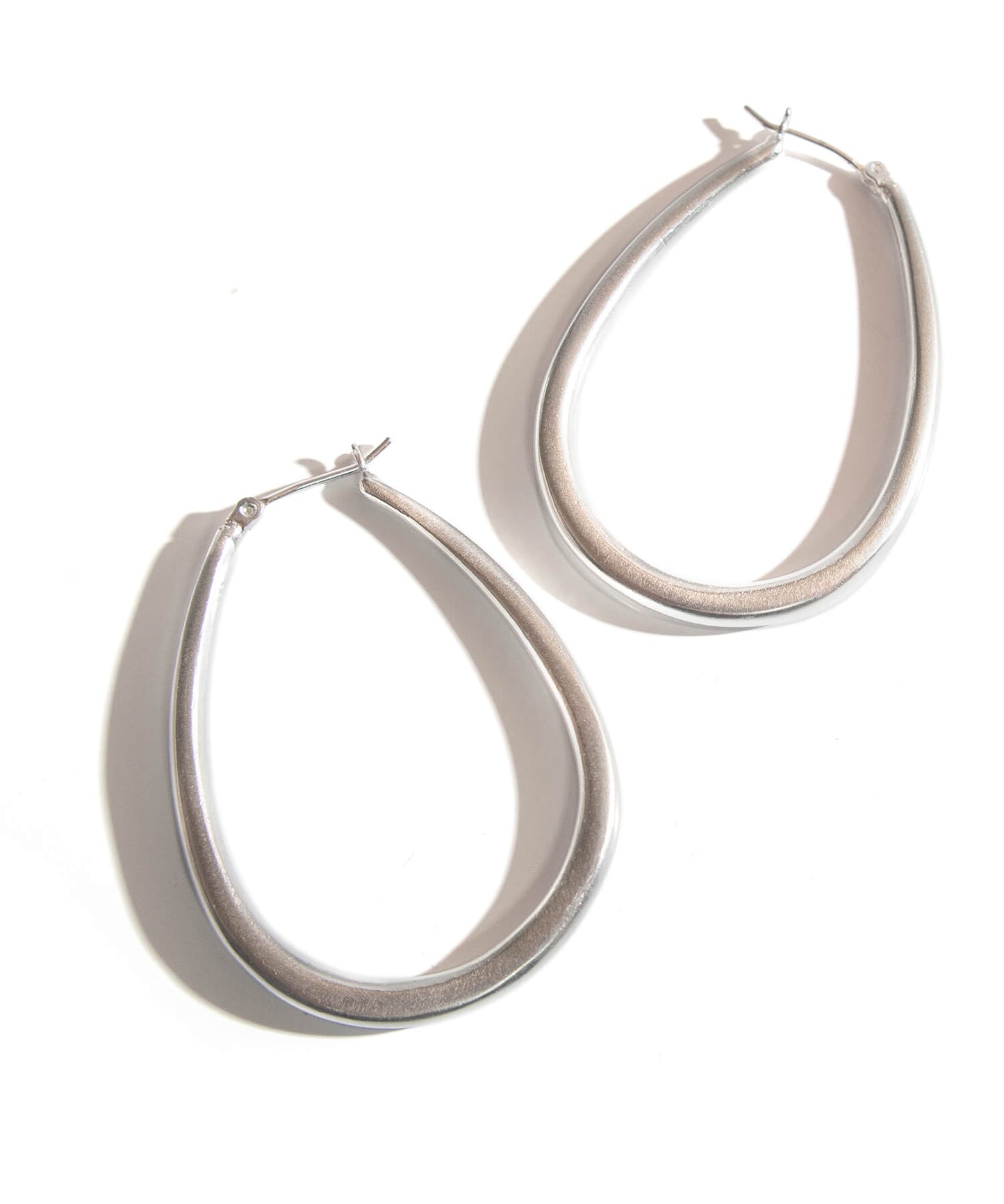 Silver925 Teardrop Plump Matte Earrings | TILK