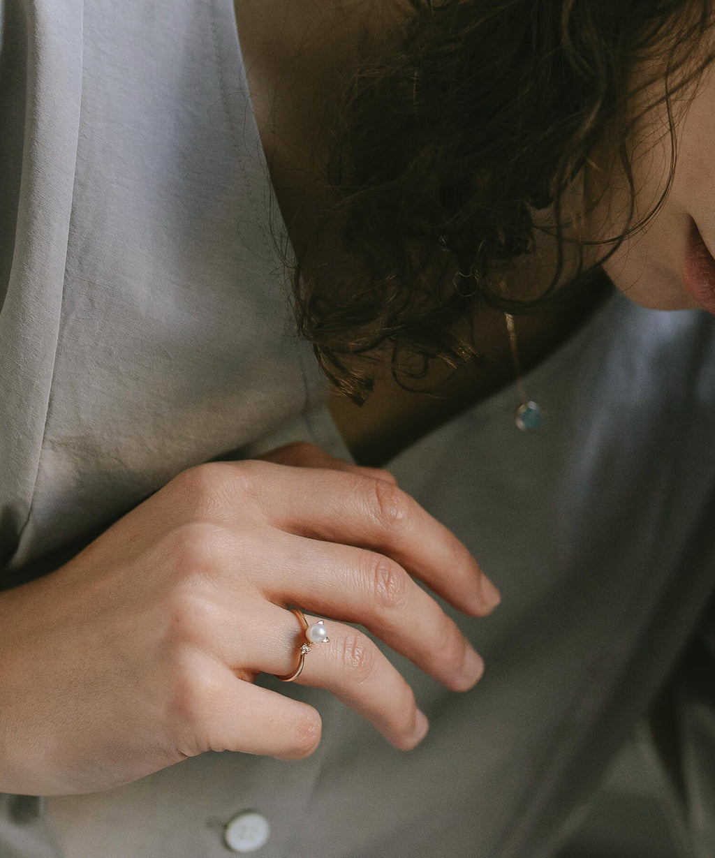 10K Gold Pearl and Diamond Cat Ring | FORTUNA-CAT