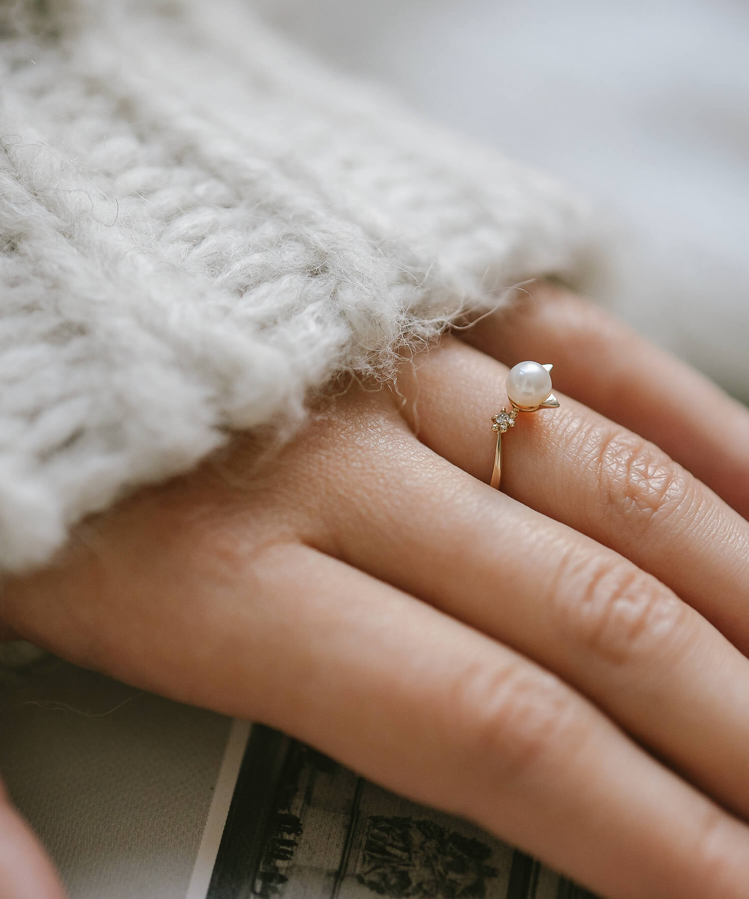10K Gold Pearl and Diamond Cat Ring | FORTUNA-CAT