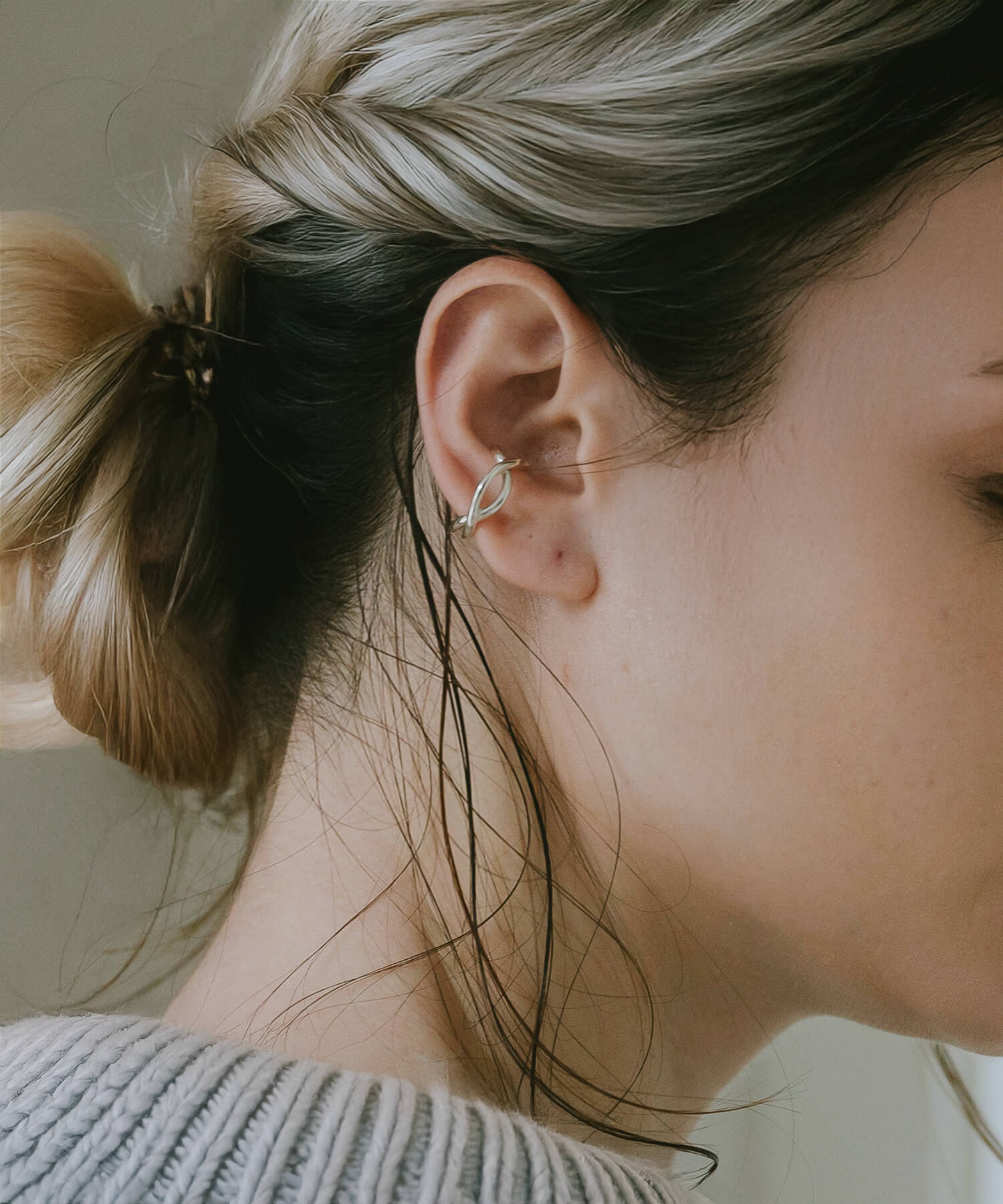 18K Gold Plated Sterling Silver Cross Line Earcuff | XIRA