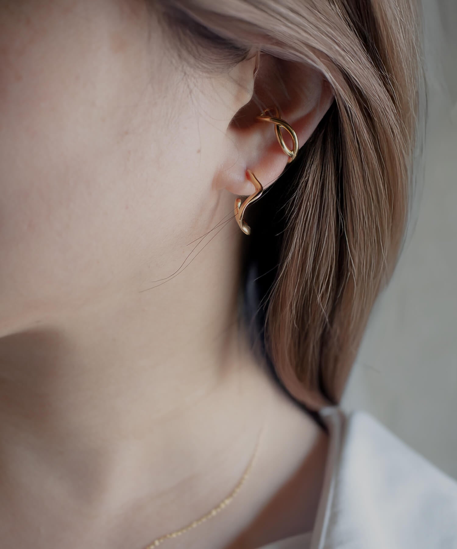 18K Gold Plated Sterling Silver Cross Line Earcuff | XIRA