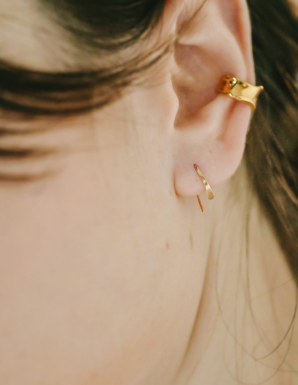 10K Gold Tiny Hang Earrings | GOUCCIA-MINI-10K
