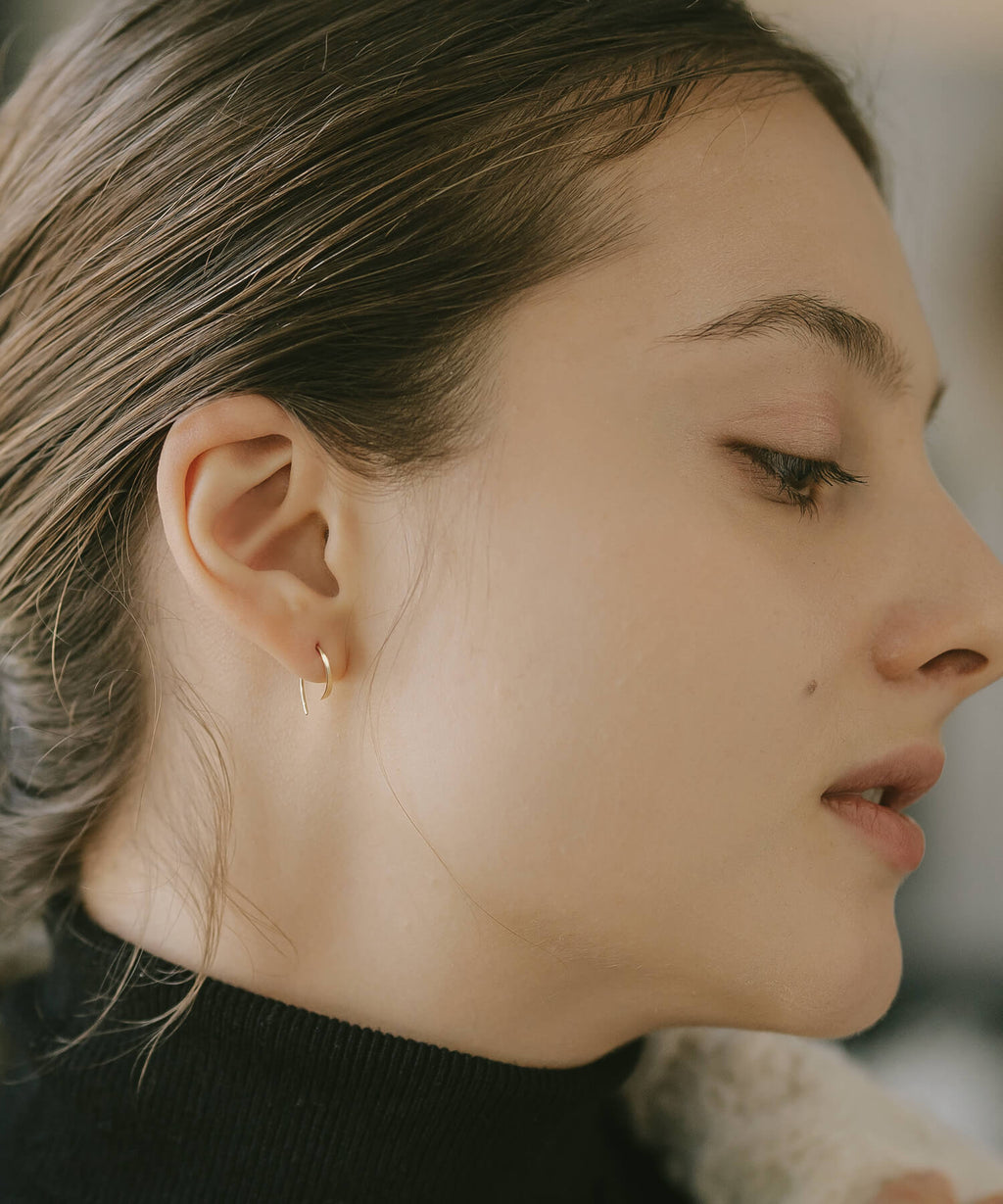 18K Gold Tiny Hang Earrings | GOUCCIA-MINI